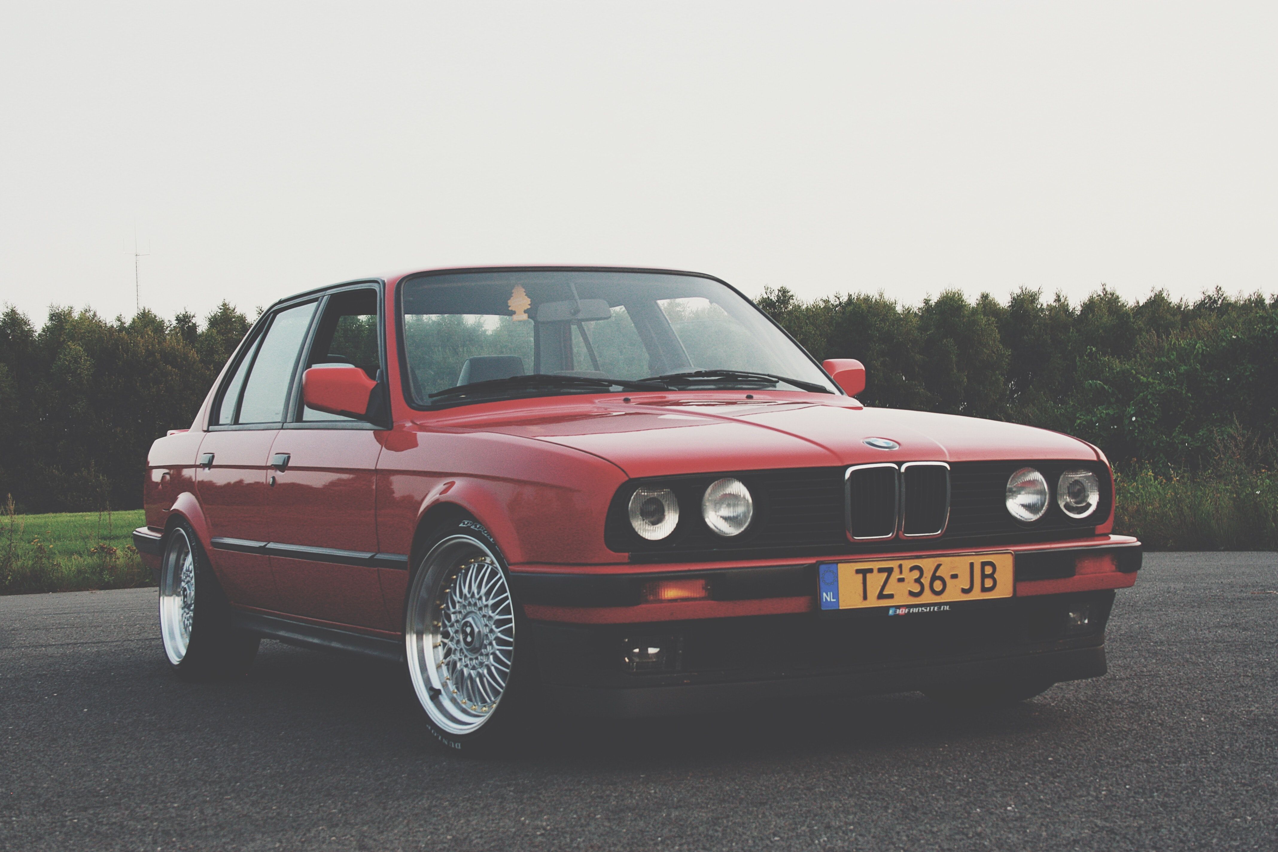 BMW 320i rossa classica, 4272x2848 Ultra HD, Monitor 4K