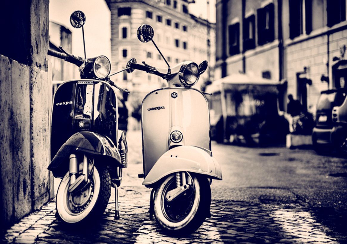 Vespa classiche vicolo bianco e nero, 1164x817 HD, Desktop