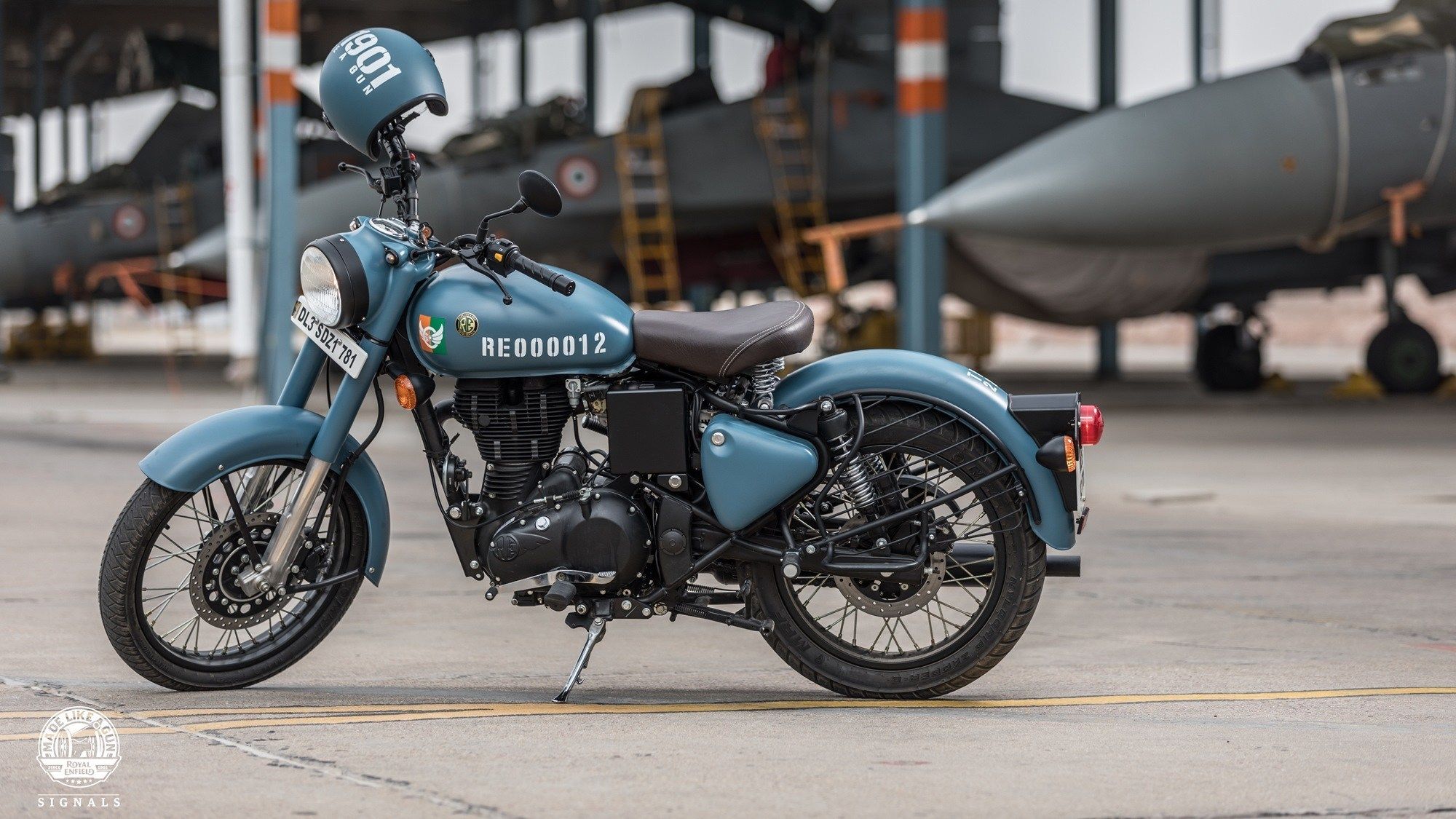 Royal Enfield Classic 350 blu, 2000x1125 2K, Laptop