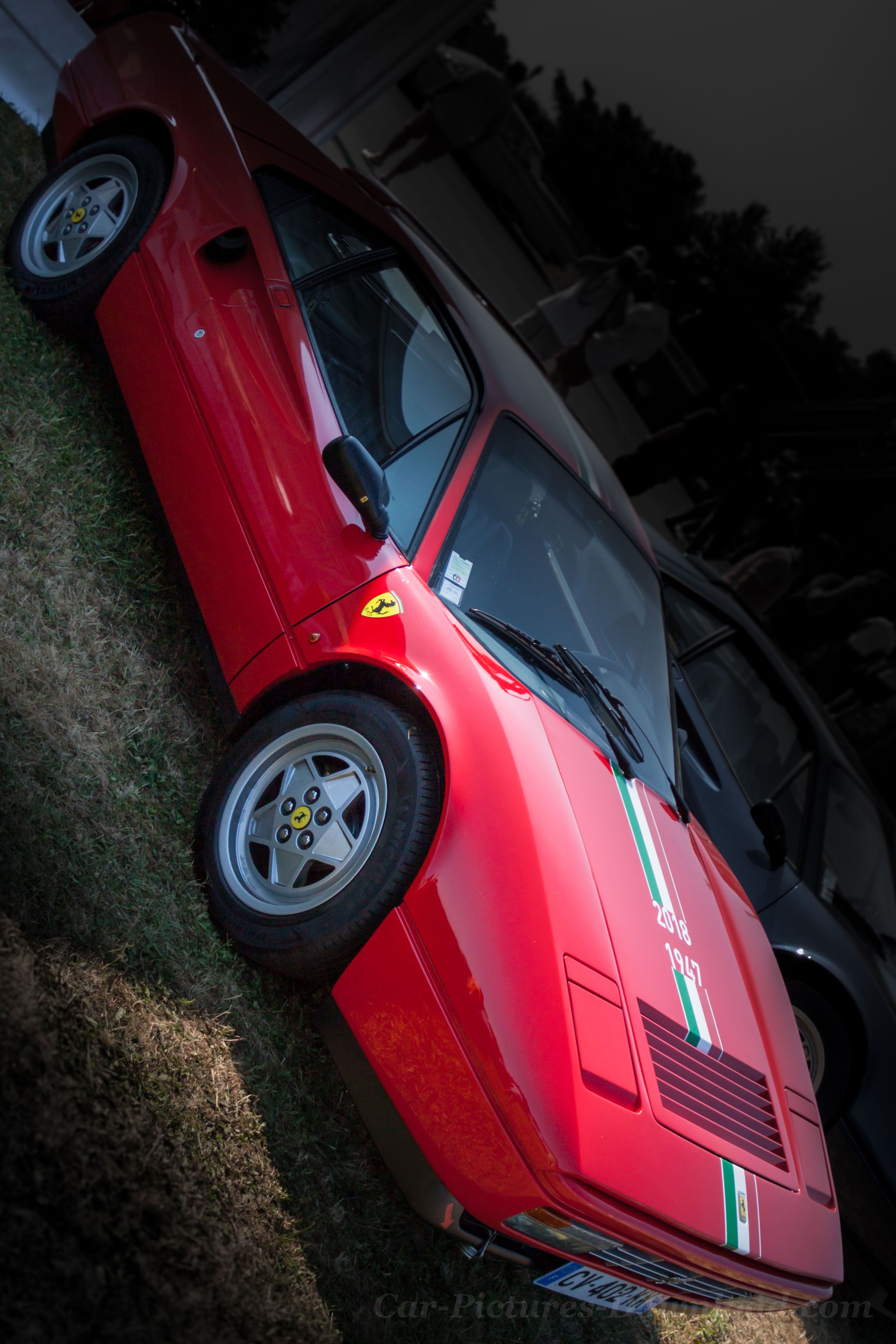 Ferrari rossa classica, supercar italiana, 2622x3933 Verticale, Mobile