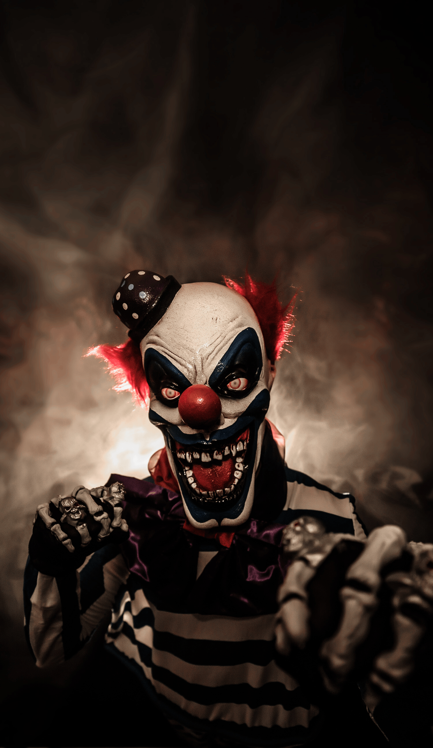 Clown spaventoso con capelli rossi, 1500x2592 Verticale, Telefono