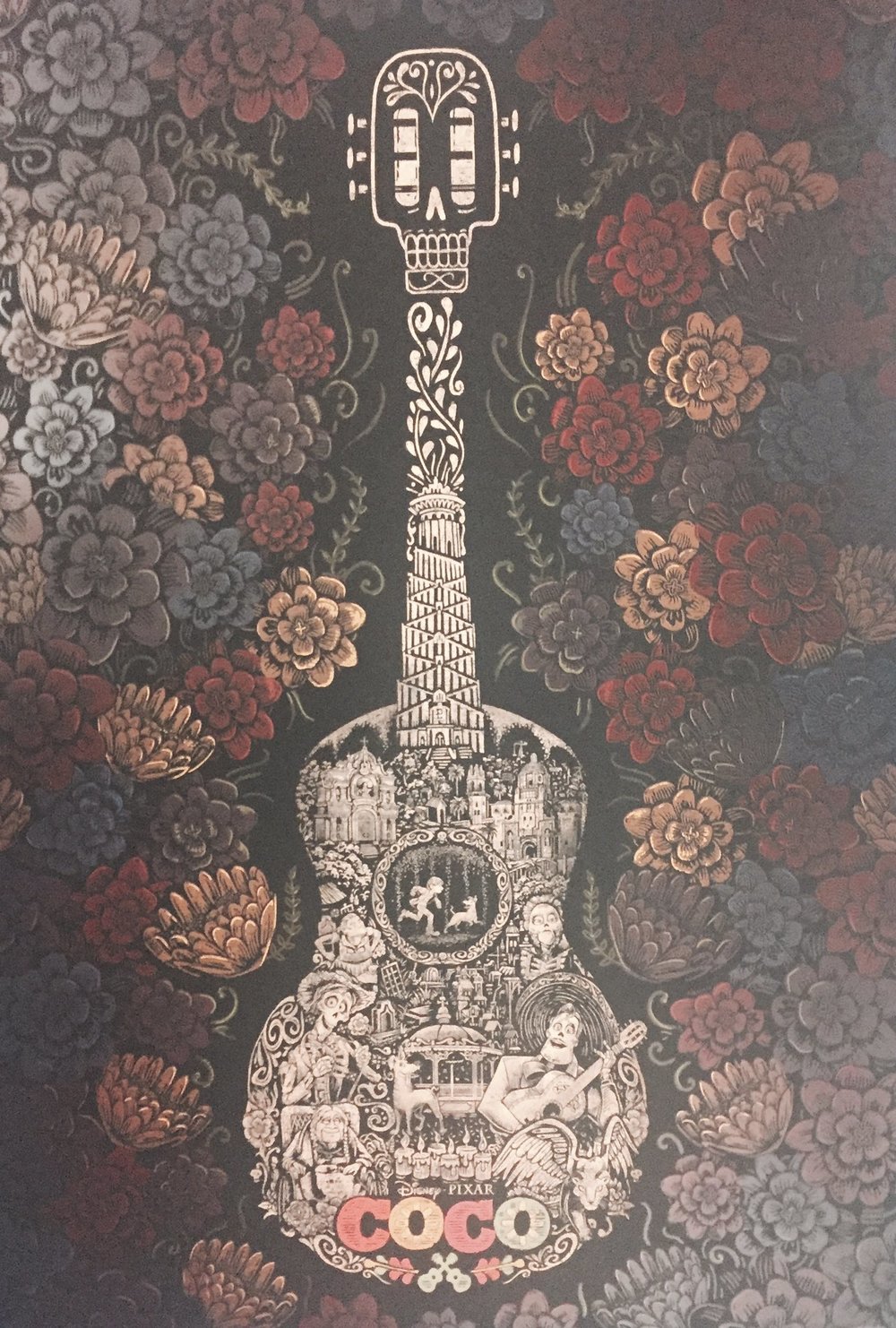 Chitarra Coco Pixar con teschi, 1000x1482 Verticale, Telefono