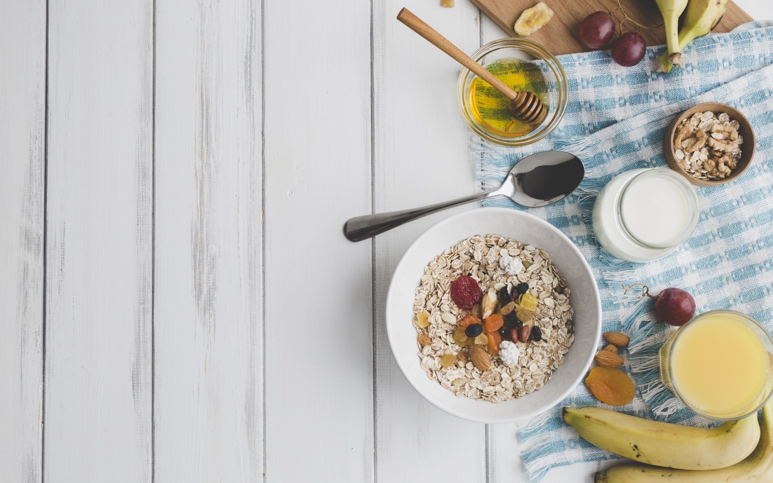 Colazione con muesli e frutta, 2560x1600 2K+, Desktop