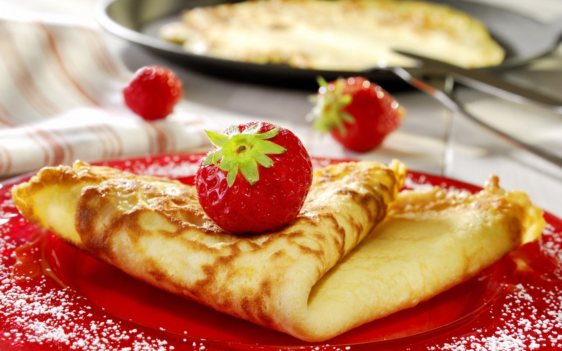 Crepes con fragole piatto rosso, 1920x1200 Full HD+, Desktop