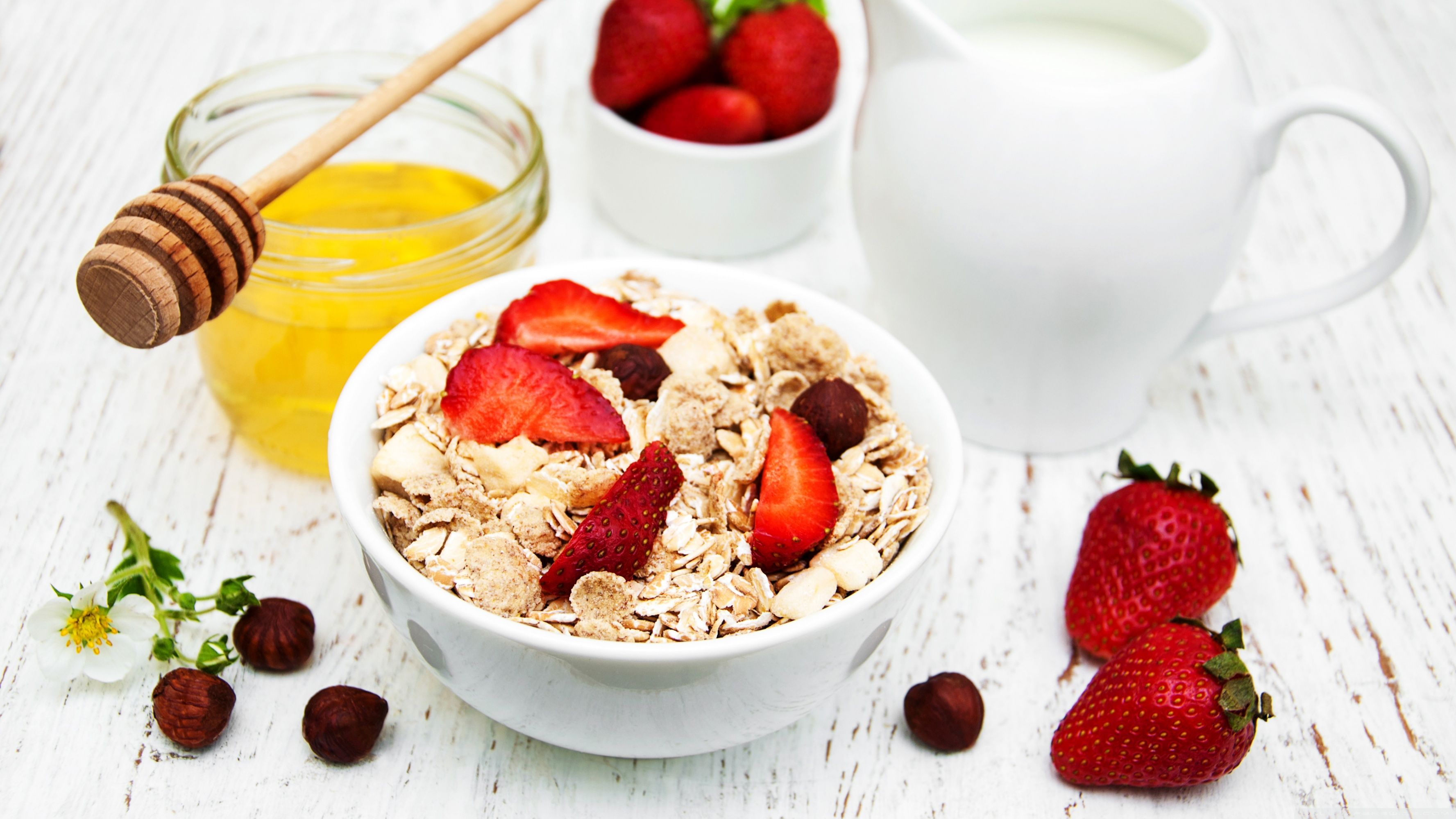 Ciotola di porridge con fragole, 3554x1999 2K, Monitor Gaming