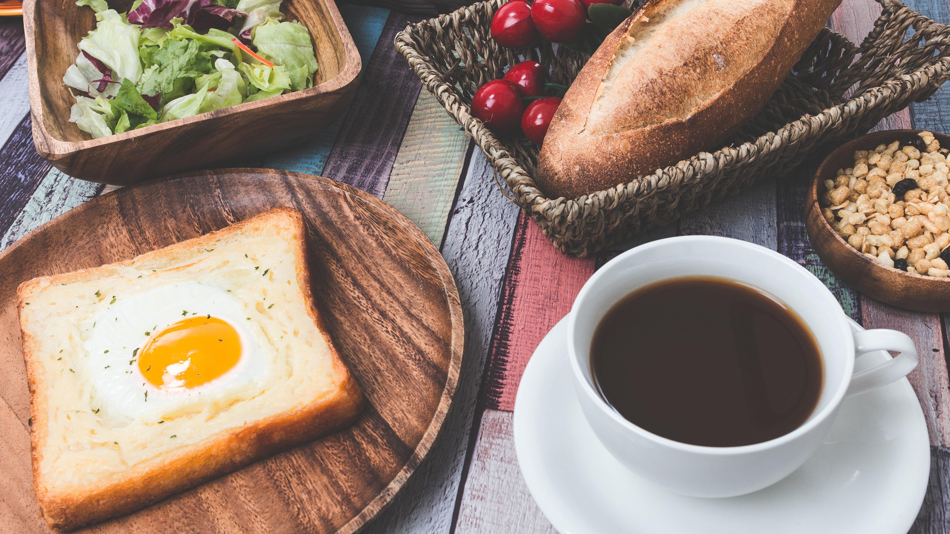 Colazione con toast e caffè, 3840x2160 4K Ultra HD, Monitor 4K