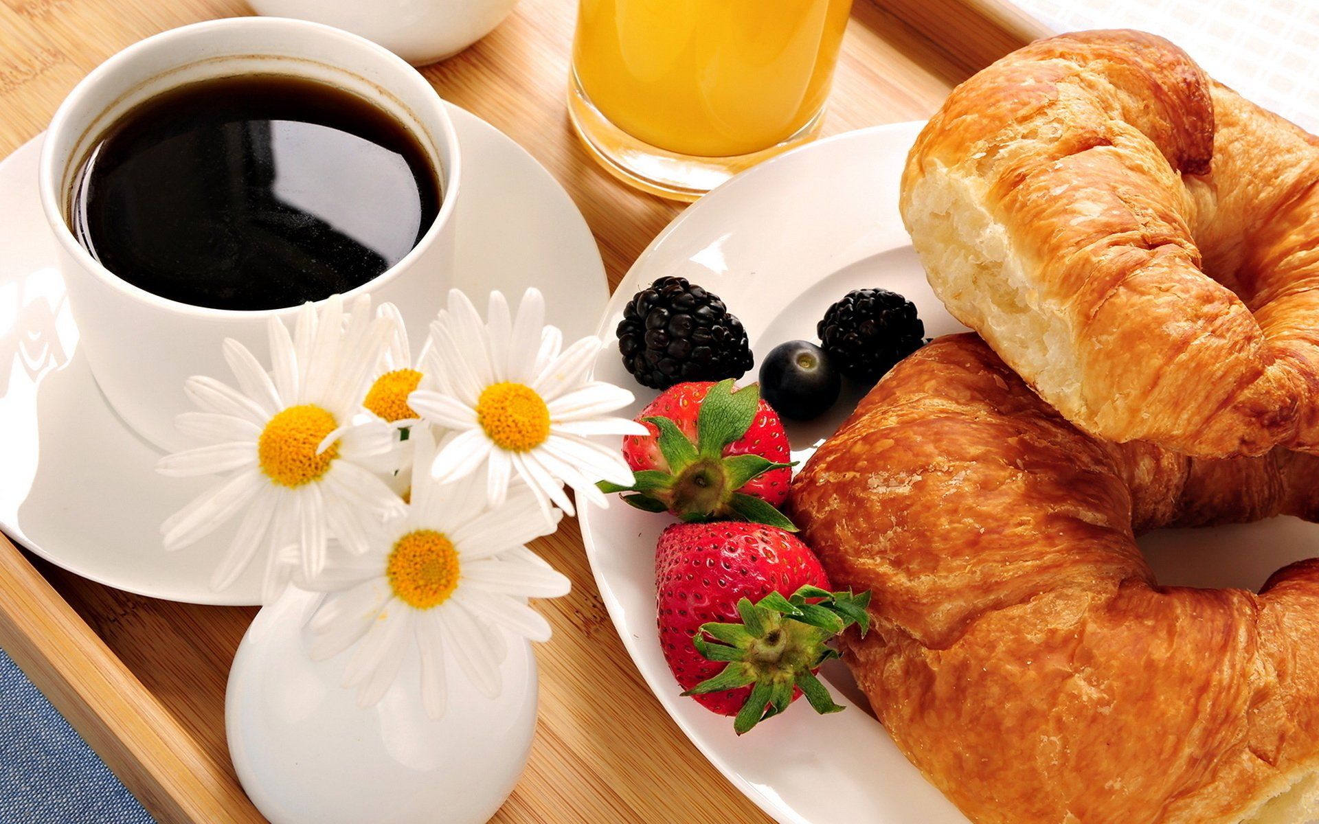 Colazione con croissant e caffè, 1920x1200 Full HD+ WUXGA, Desktop