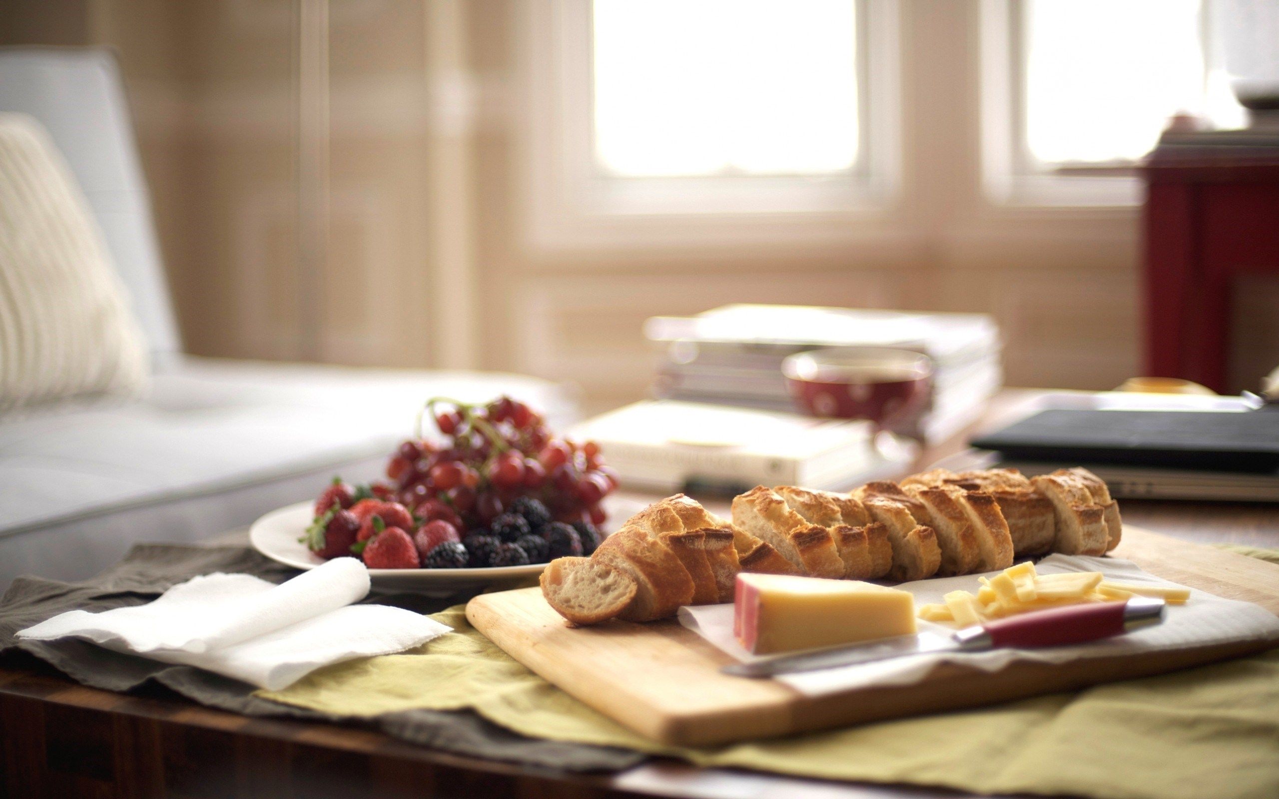 Colazione con pane e frutta, 2560x1600 2K, PC