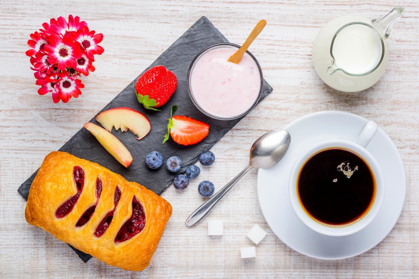 Colazione con caffè e frutta, 1440x960 720p, Laptop