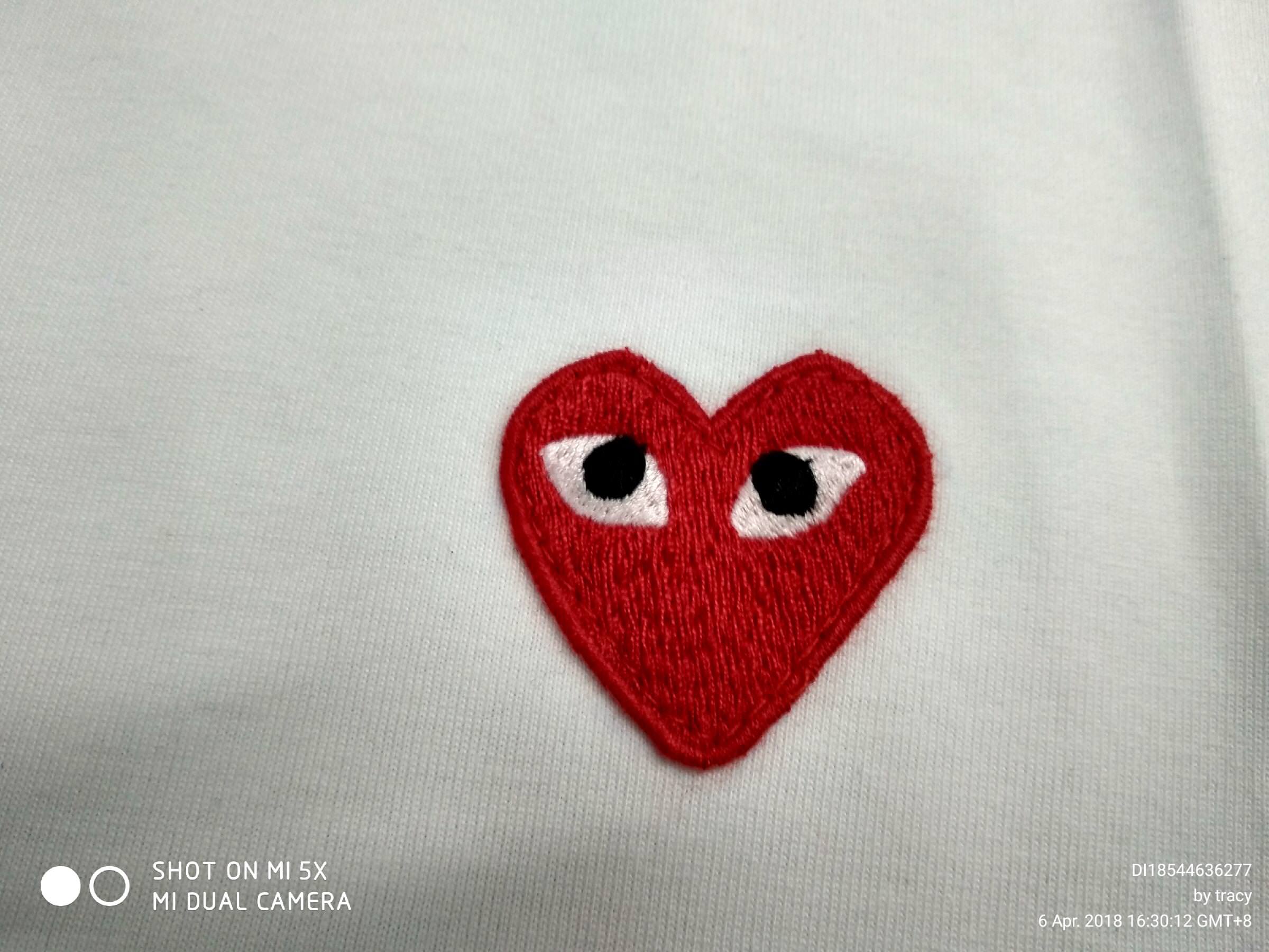 Cuore rosso CDG Play, 2400x1800 2K, Desktop