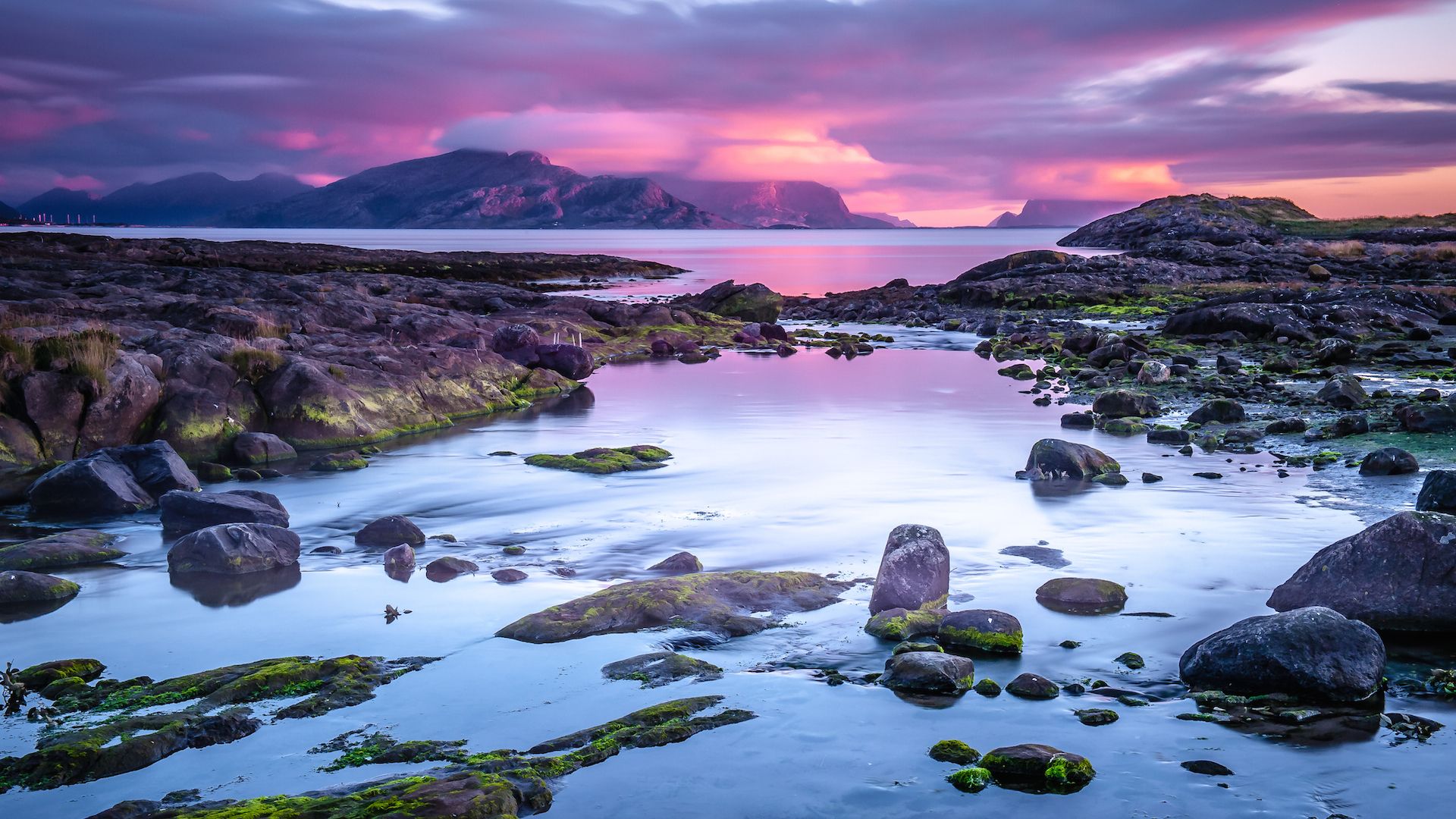 Tramonto viola su costa rocciosa, 1920x1080 1080p, PC Desktop