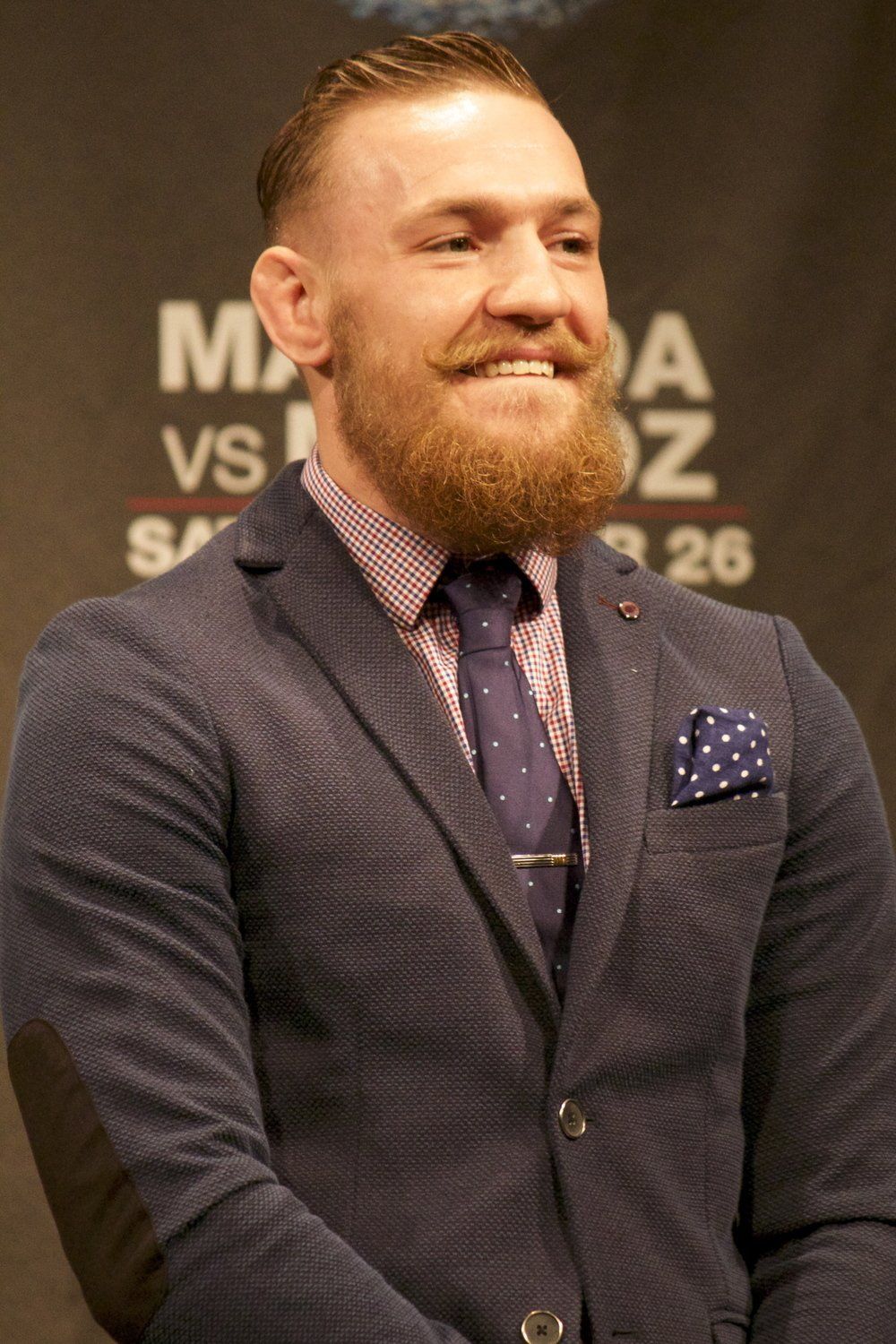 Conor McGregor in giacca, 1000x1500 Full HD Verticale, iPhone