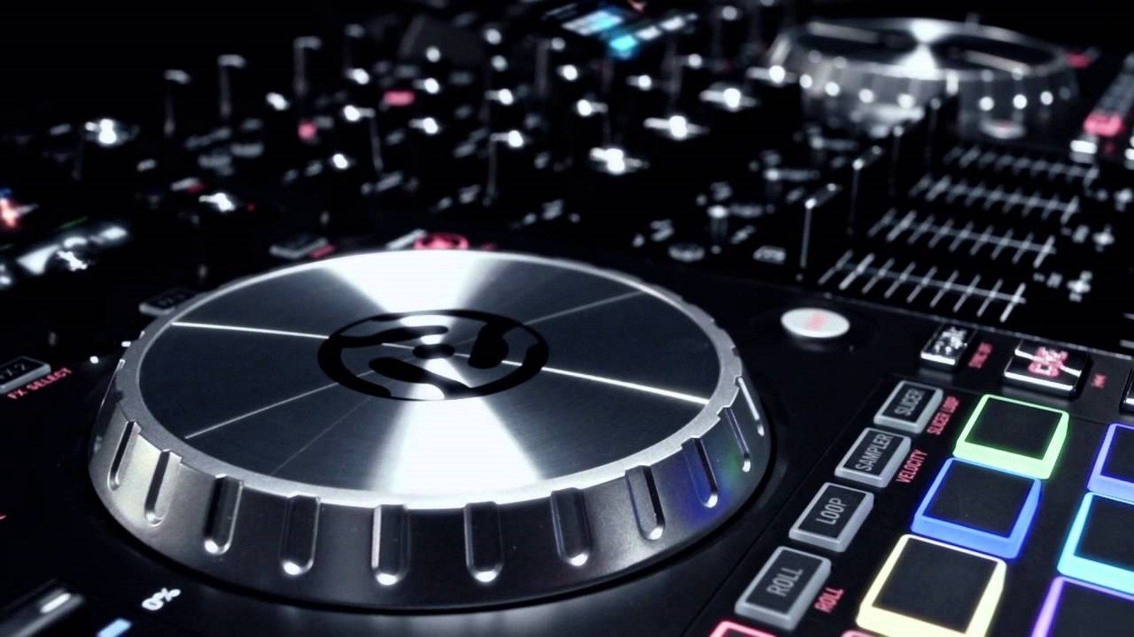 Controller DJ nero con jog wheel, 1600x900 900p, PC Desktop