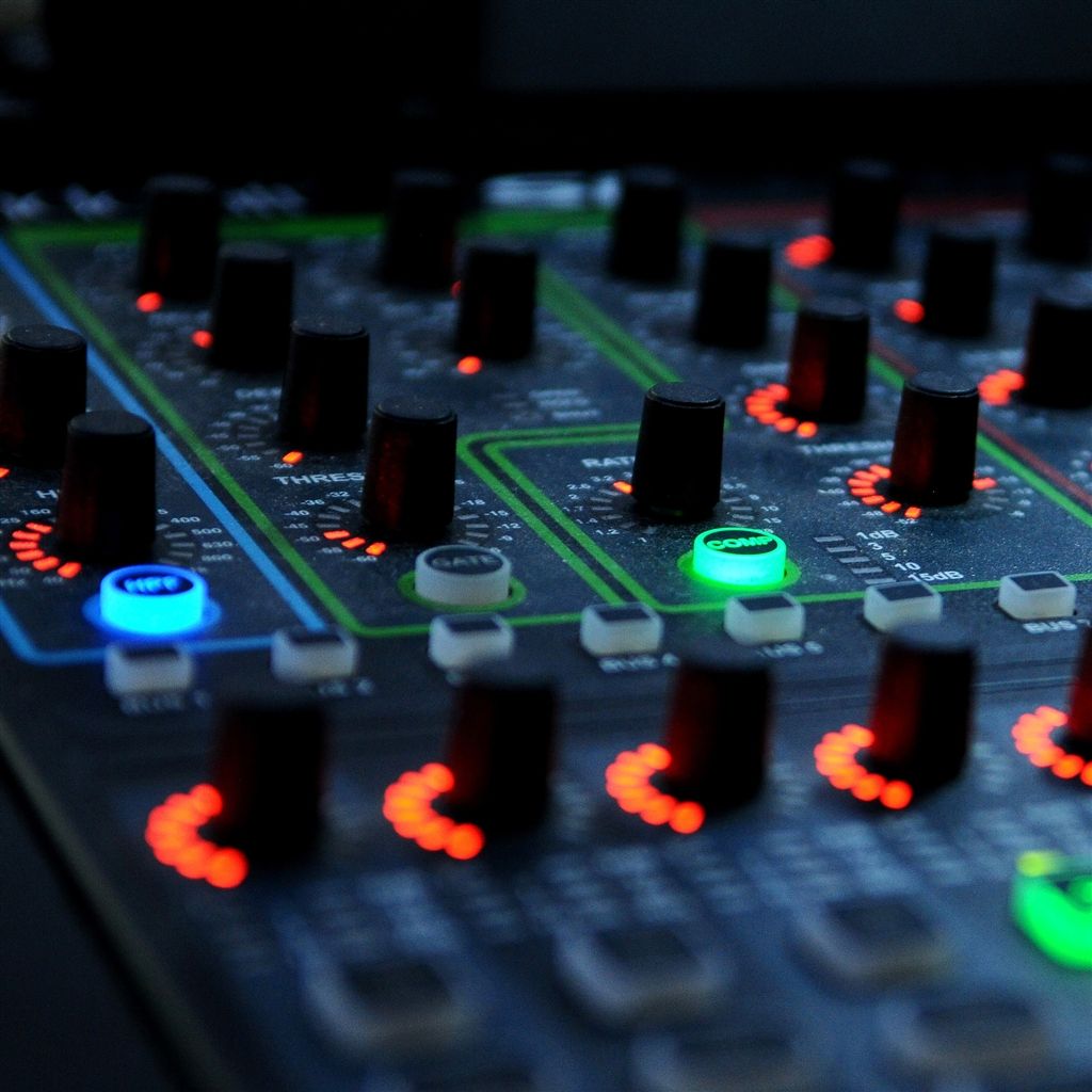 Mixer DJ con luci colorate, 1024x1024 HD, Desktop