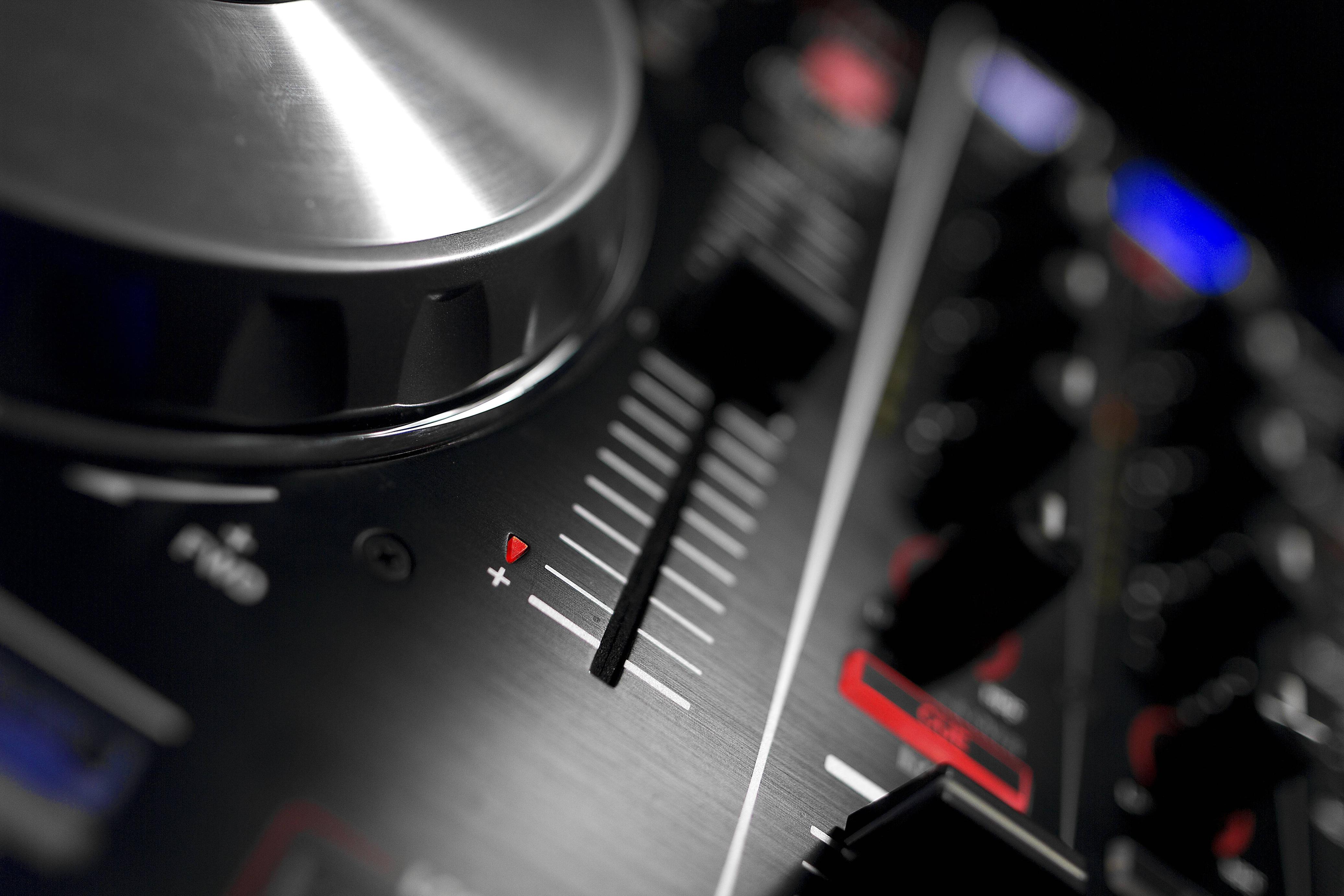 Controller DJ Pioneer primo piano, 4147x2765 Ultra HD, 4K TV