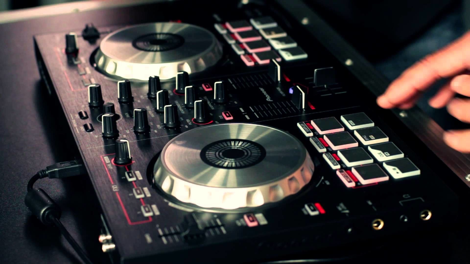 Controller DJ nero primo piano, 1920x1080 1080p, Desktop