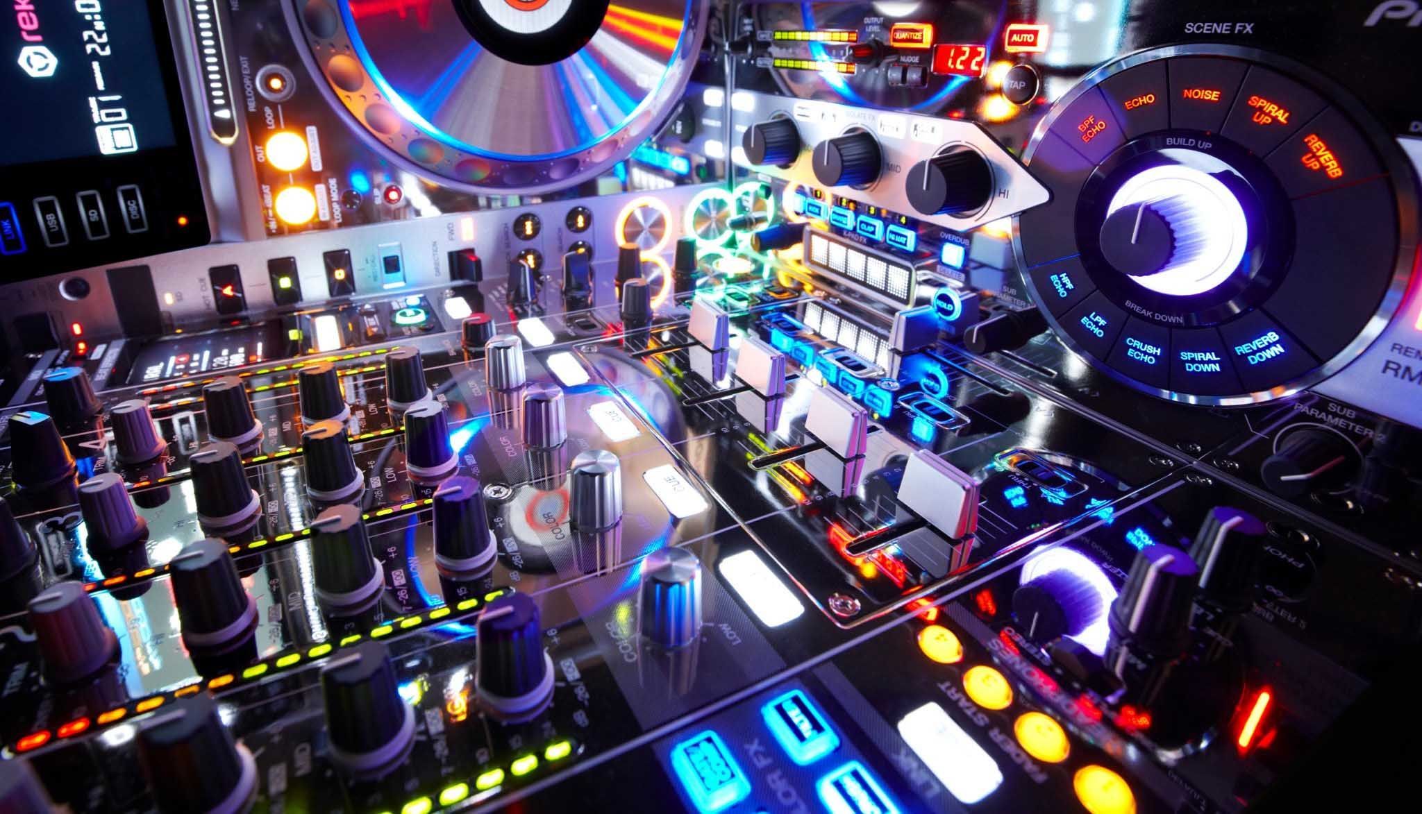 Controller DJ Pioneer luci colorate, 2048x1173 alta risoluzione, PC Desktop