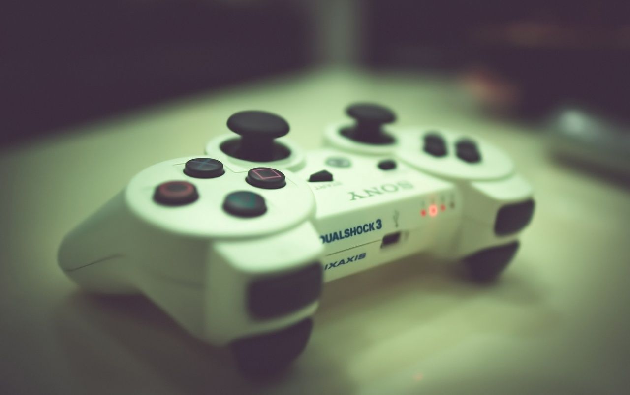 Controller PlayStation bianco DualShock, 1280x804 720p, Acer Nitro