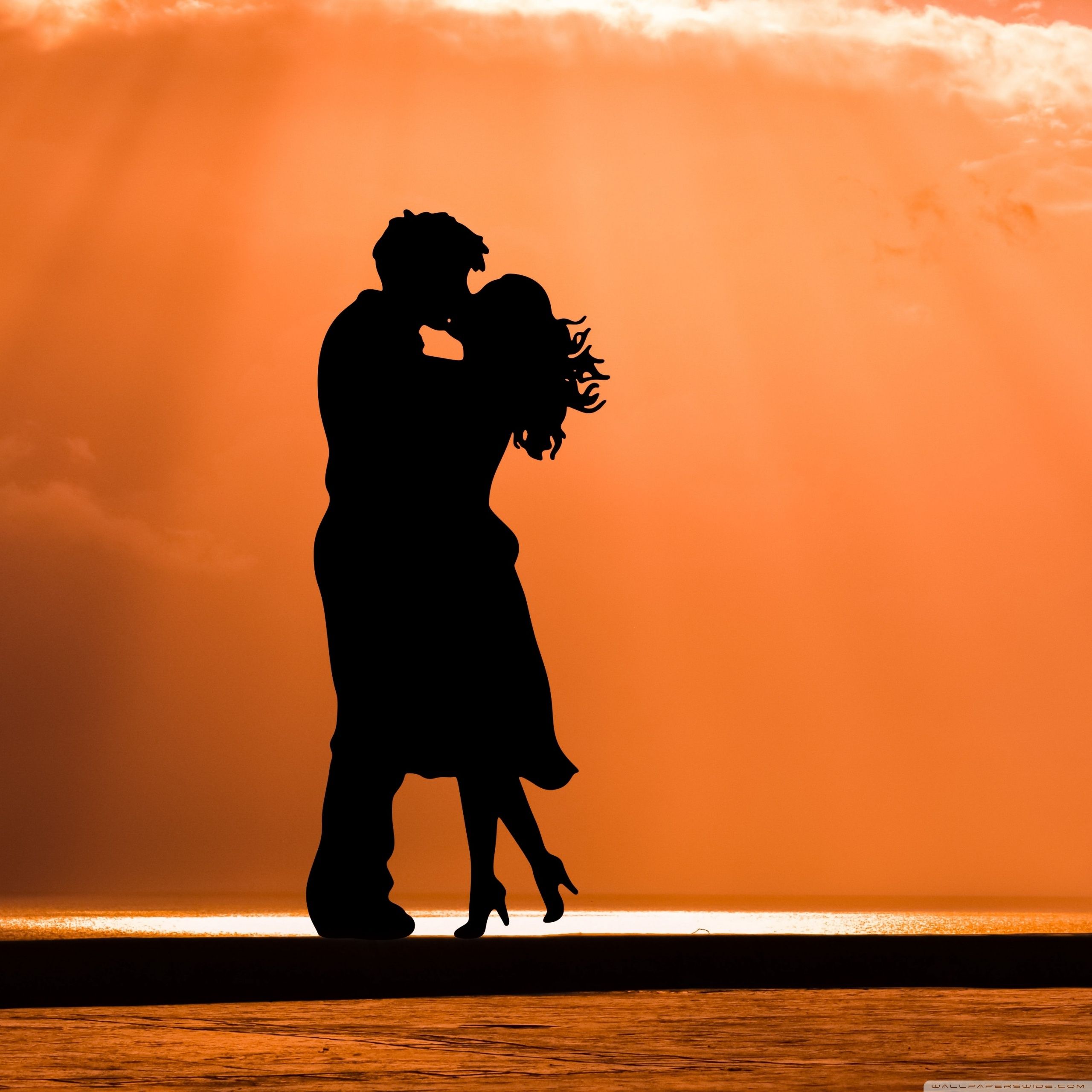 Silhouette coppia bacio tramonto, 2560x2560 WQXGA, Desktop