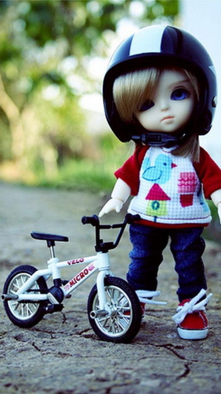 Bambola con casco e bicicletta, 720x1280 Verticale, Android