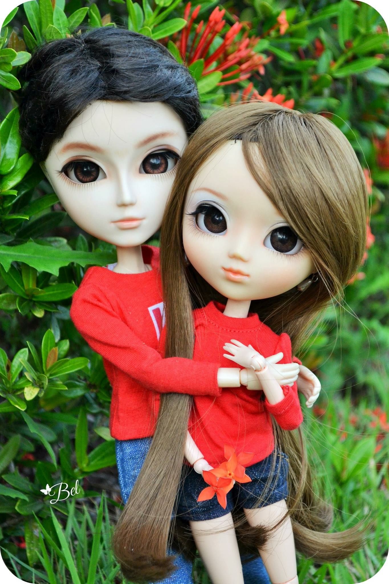Coppia bambole Pullip maglie rosse, 1365x2048 Verticale, Telefono