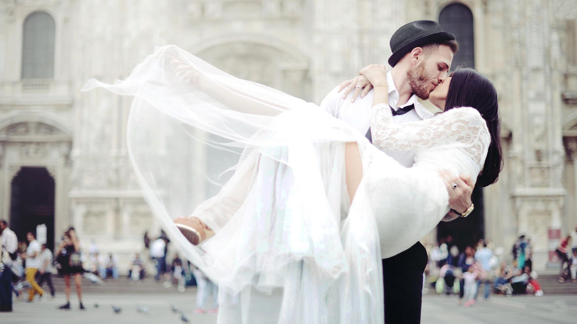 Sposi che ballano in piazza, 1920x1080 Full HD 1080p, PC Desktop