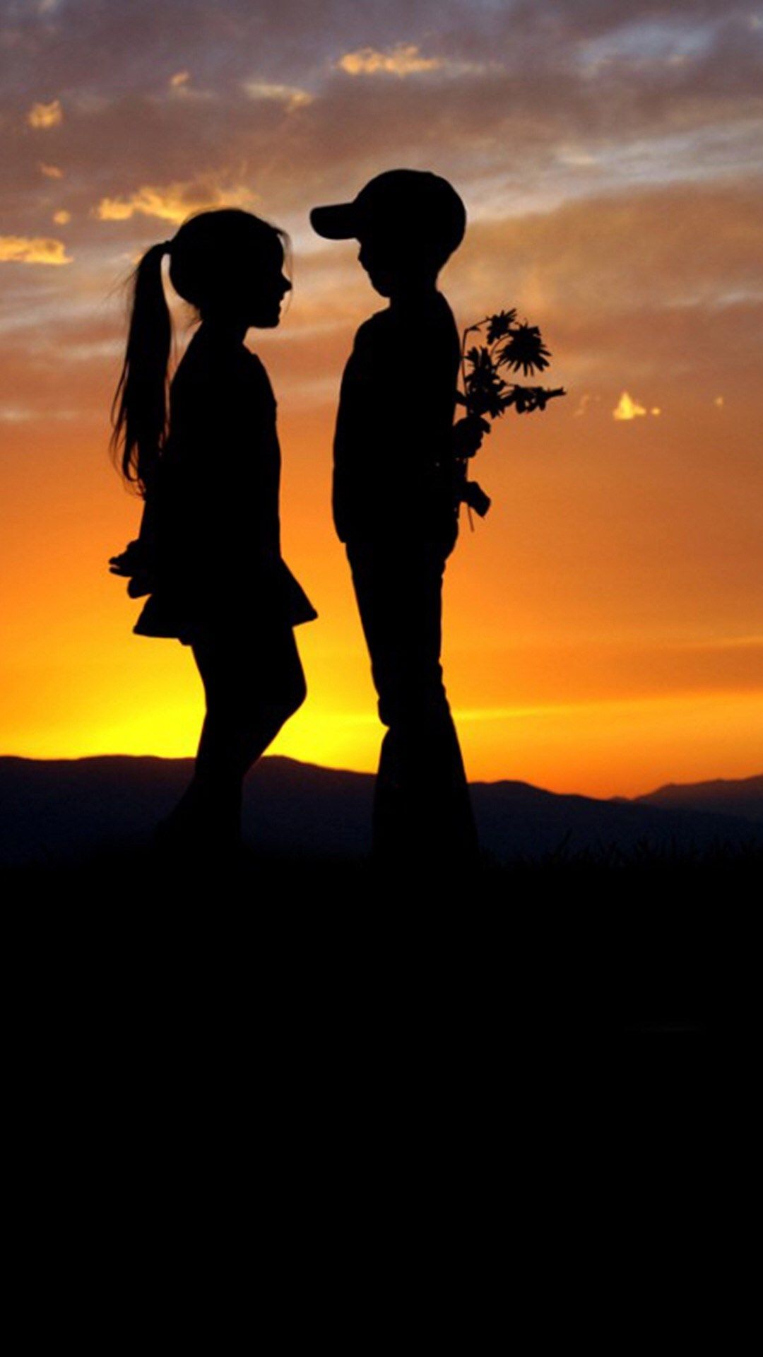 Silhouette bambini tramonto montagna, 1080x1920 Full HD Verticale, iPhone Pro Max