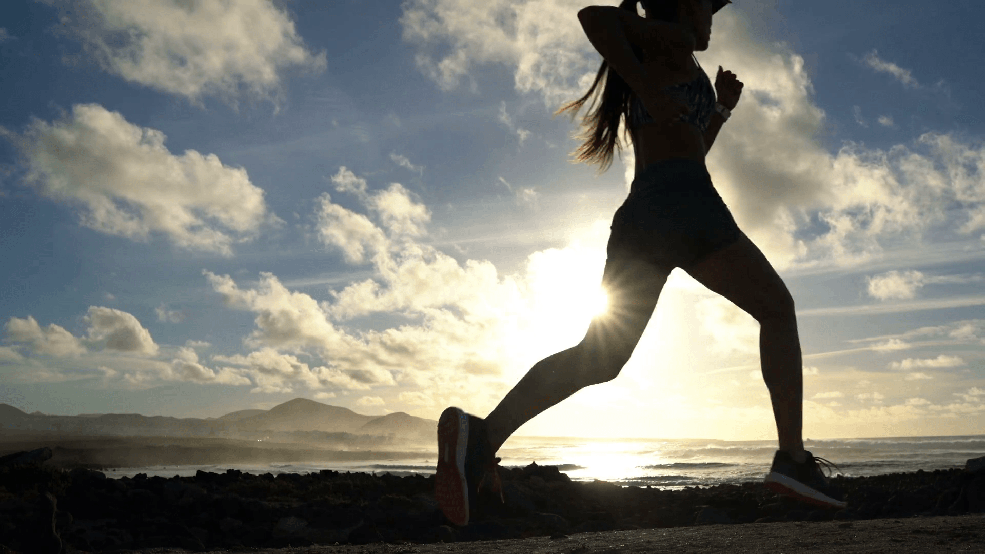 Donna che corre al tramonto, 1920x1080 1080p, Desktop