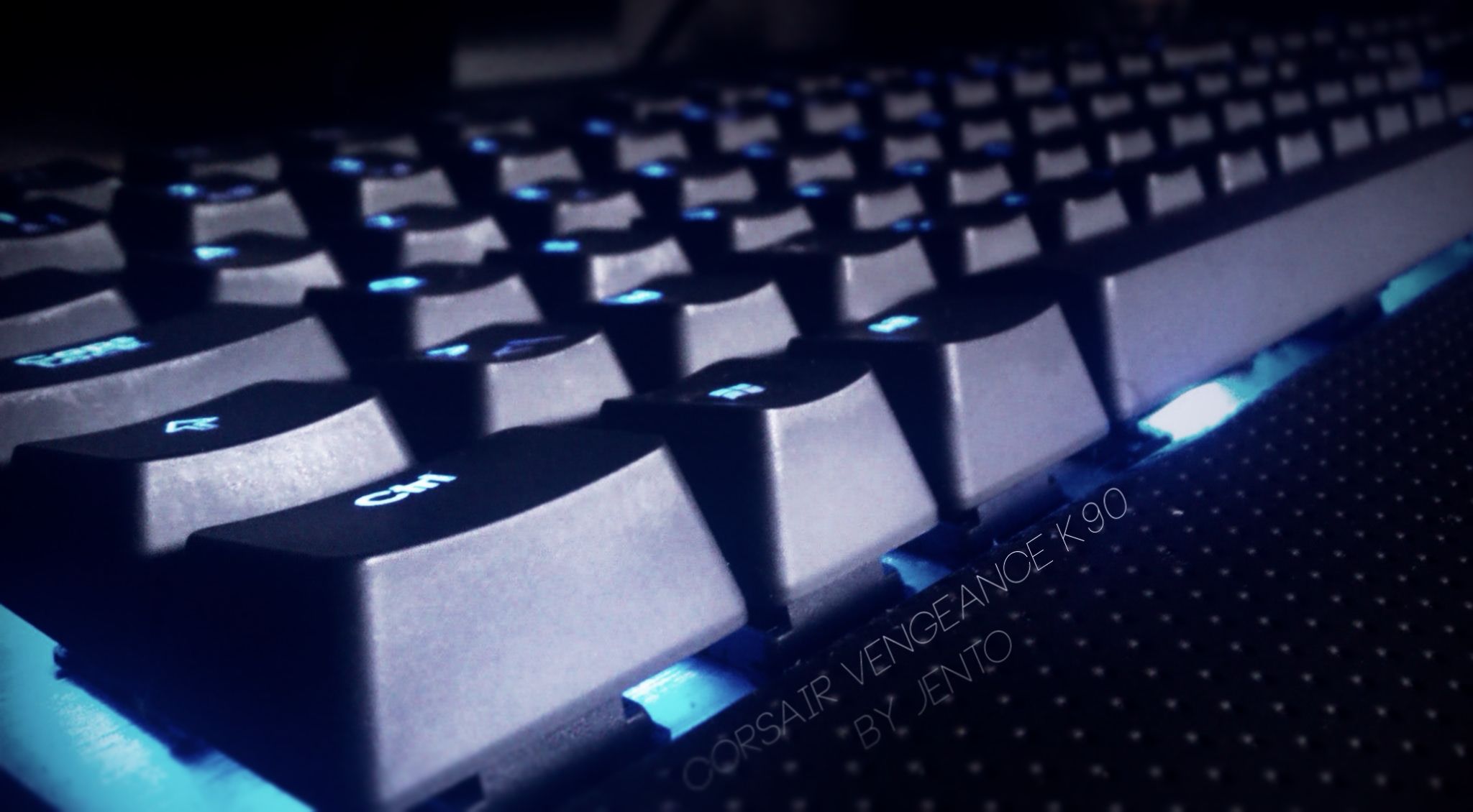 Tastiera meccanica retroilluminata blu, 2048x1130 alta risoluzione, Monitor Gaming