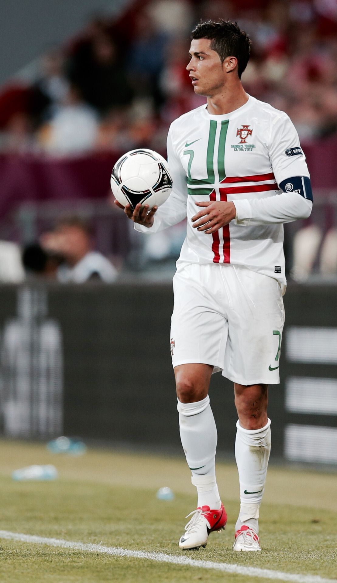 Cristiano Ronaldo maglia Portogallo, 1109x1920 Full HD Verticale, iPhone Pro Max
