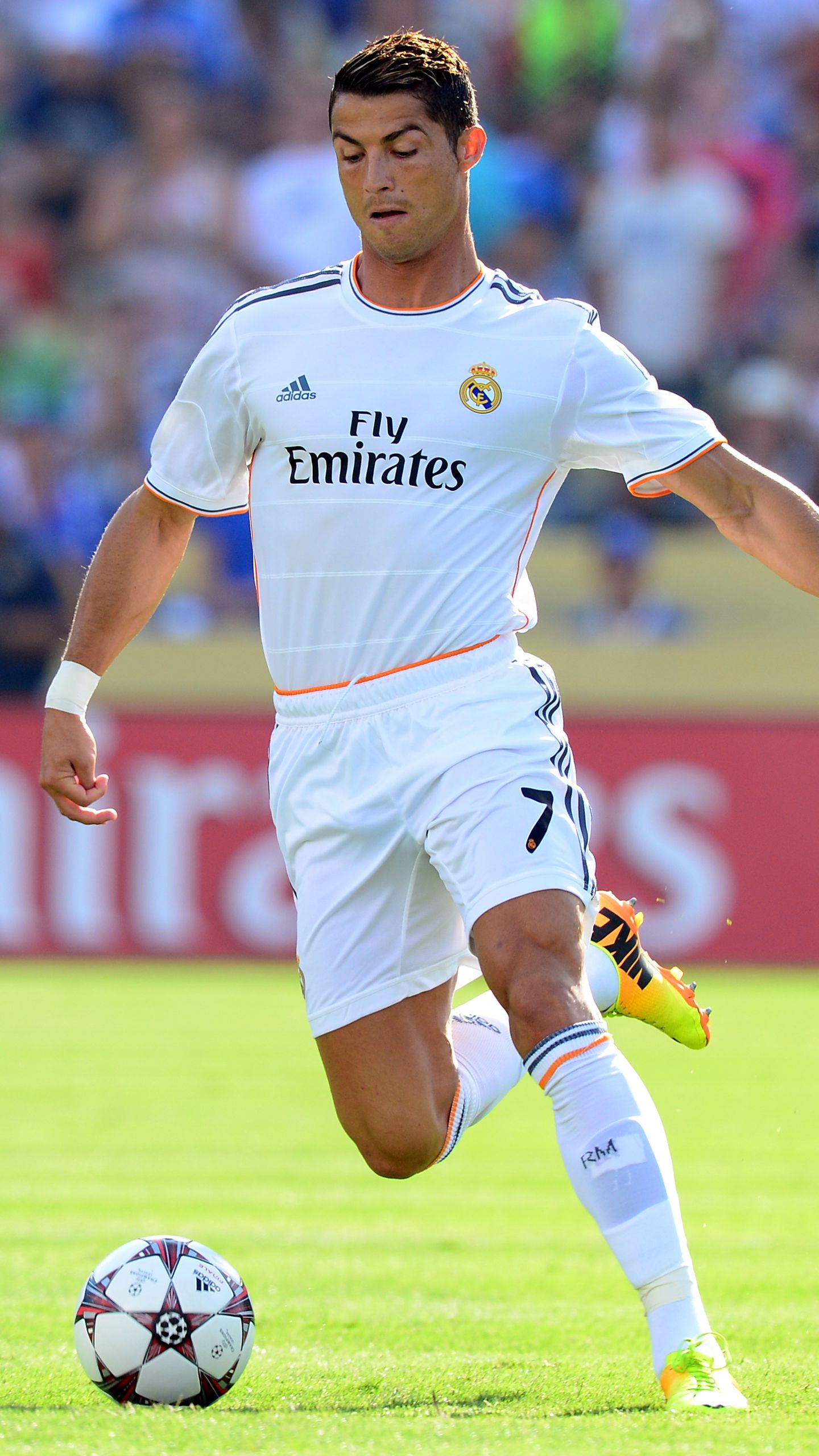 Cristiano Ronaldo Real Madrid calcio, 1440x2560 Full HD Verticale, iPhone Pro Max