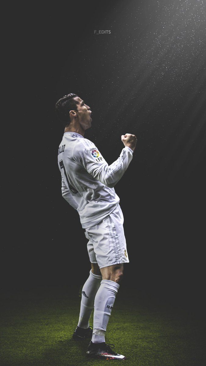 Calciatore Ronaldo esultanza campo, CR7, 675x1200 Full HD Verticale, iPhone Pro