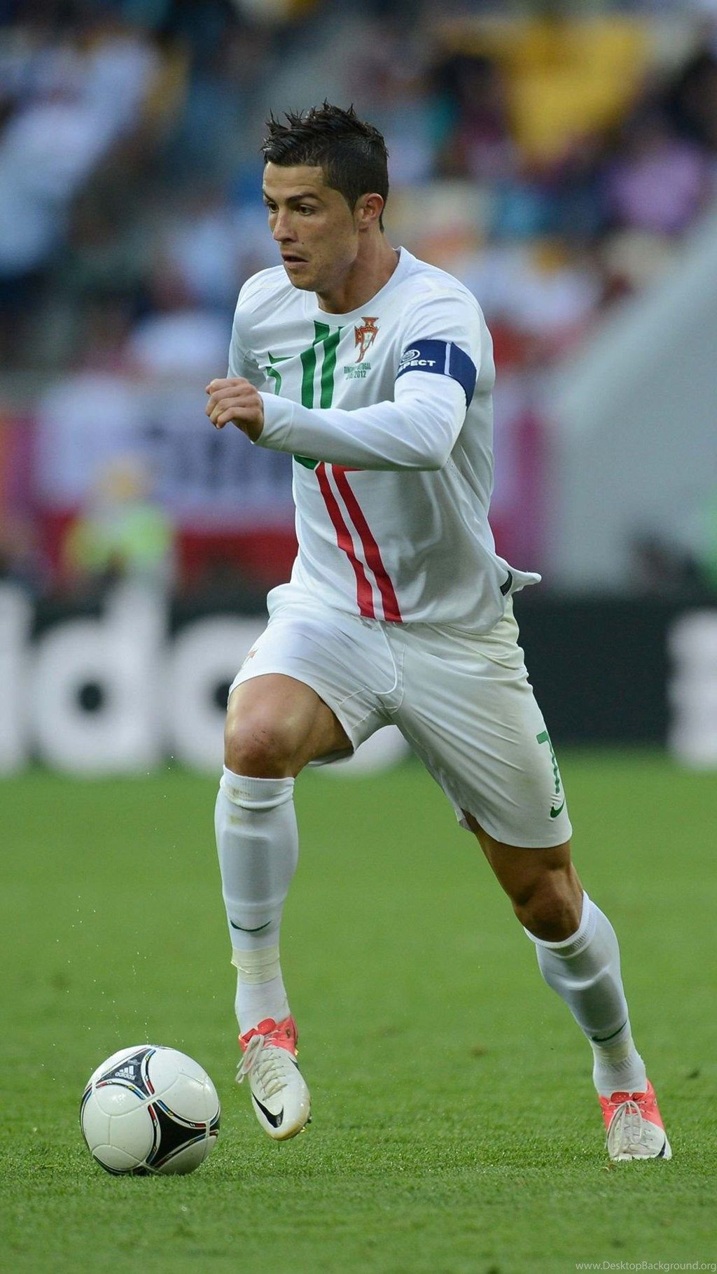 Cristiano Ronaldo Portogallo calcio, 1024x1820 Verticale, iPhone Pro Max