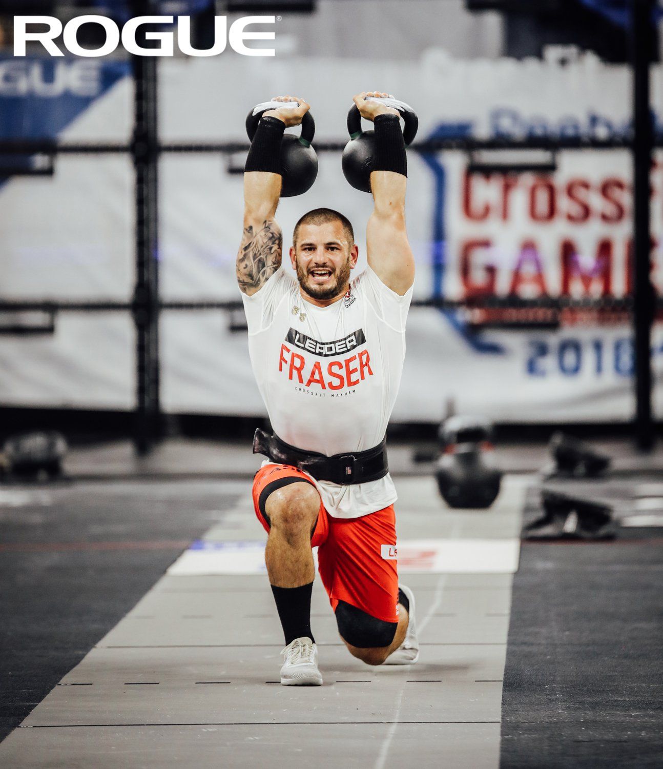 Atleta CrossFit solleva kettlebell, 1294x1500 Full HD Verticale, Smartphone