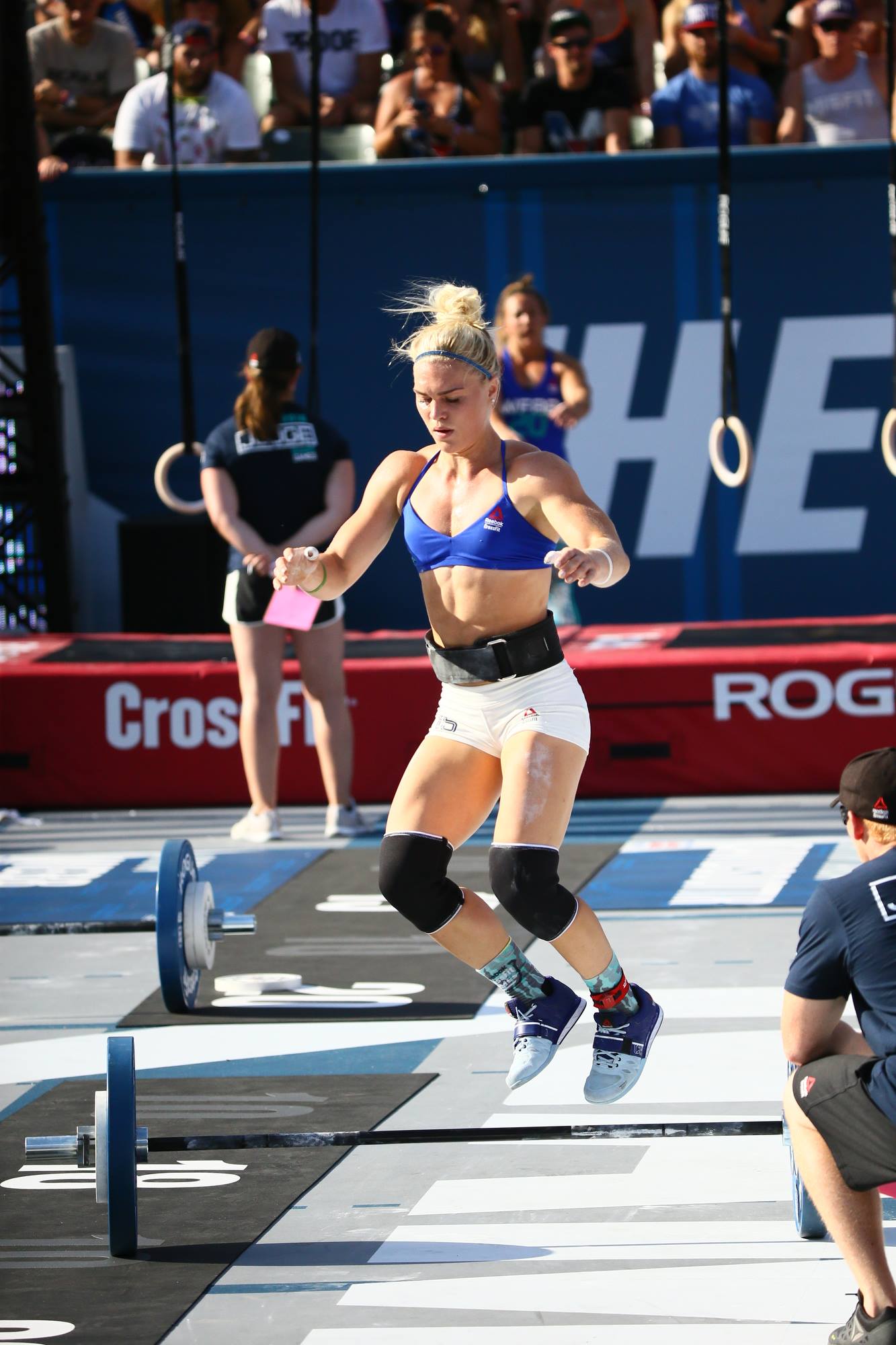 Atleta CrossFit salto ostacoli, 1333x2000 Verticale, Telefono