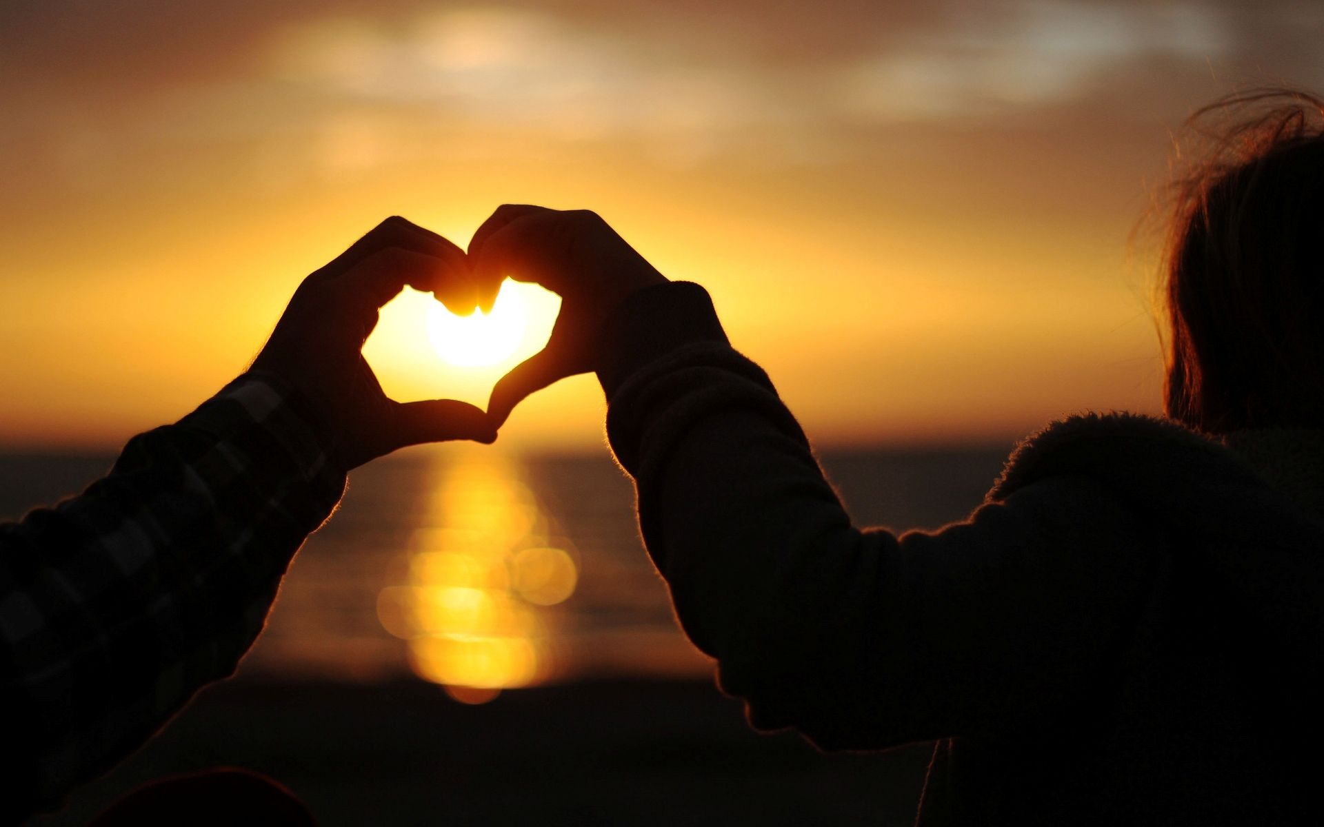 Mani a forma di cuore tramonto, 1920x1200 Full HD+ WUXGA, Laptop
