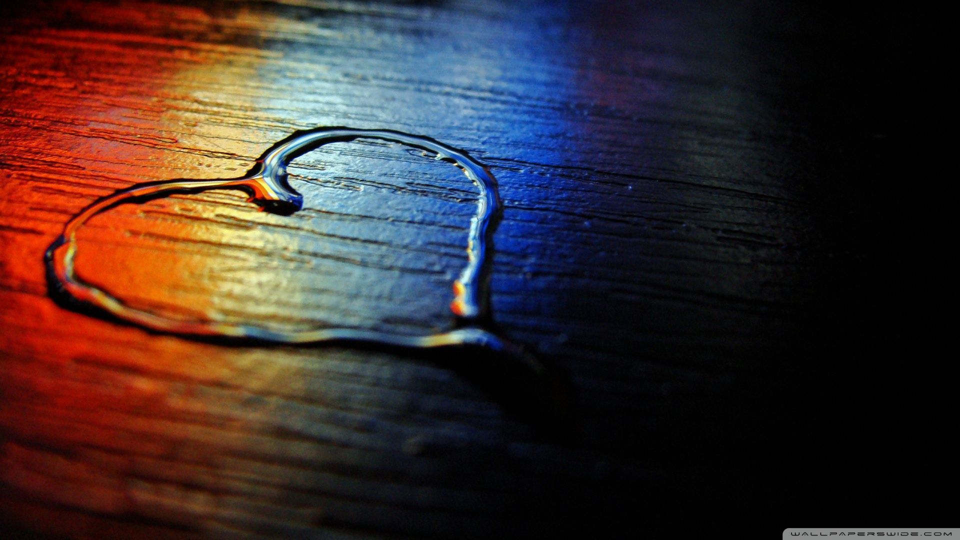 Cuore d'acqua su legno, 1920x1080 1080p, Desktop