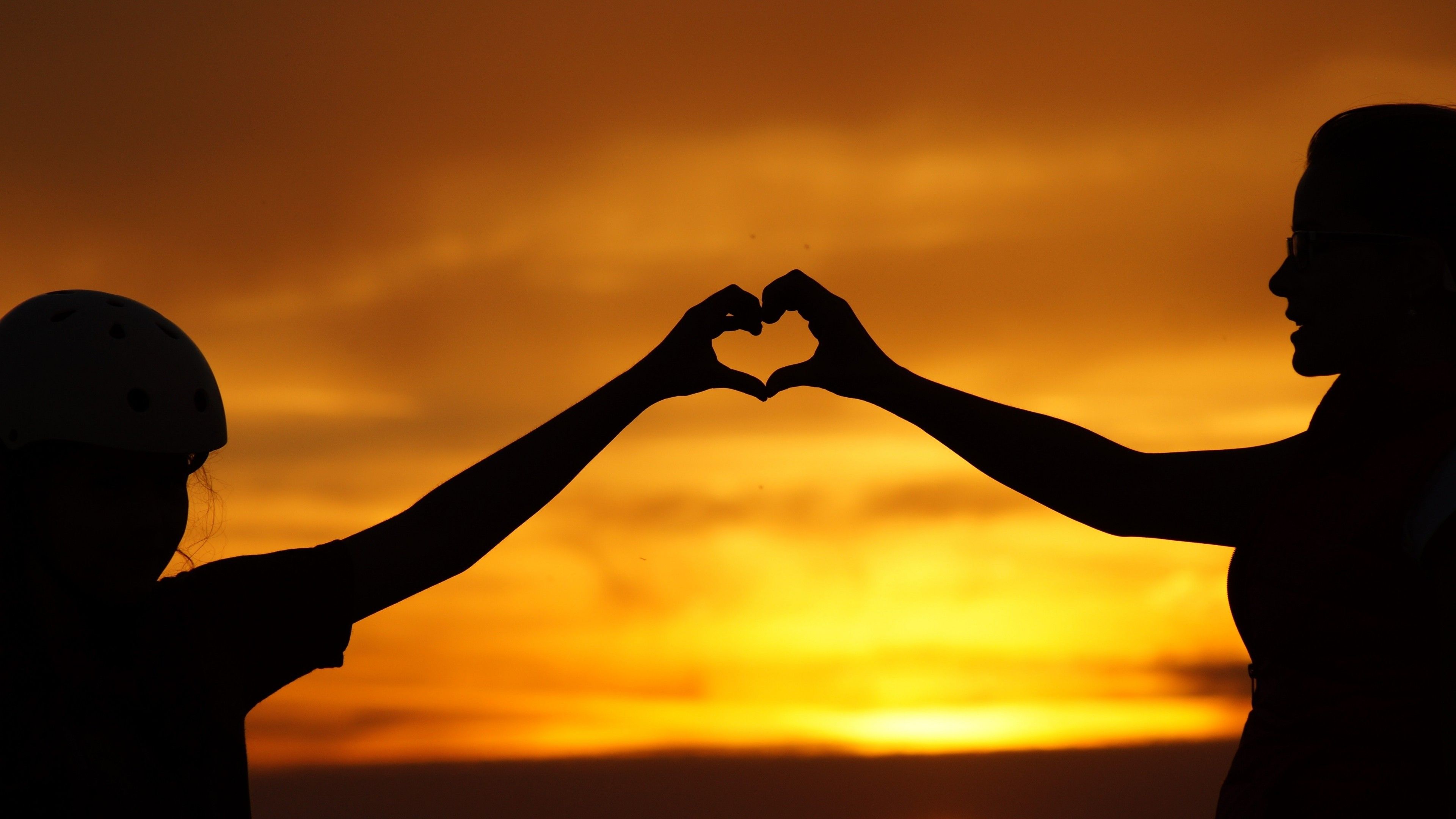 Cuore mani silhouette tramonto, 3840x2160 4K, Desktop 4K