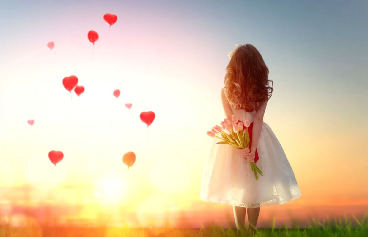 Bambina con palloncini cuore tramonto, 1238x799 HD, Desktop