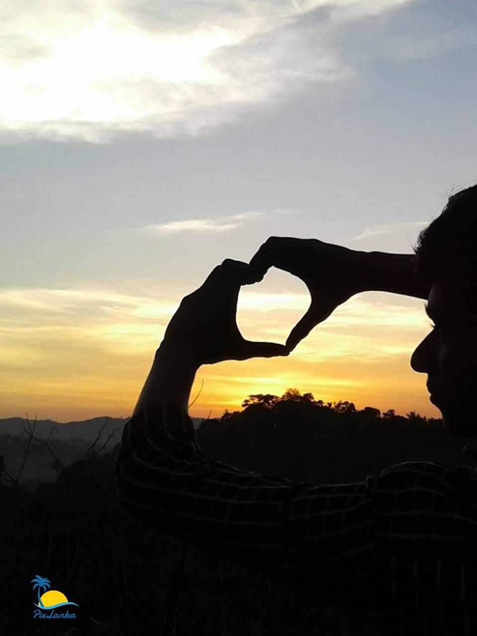 Cuore mani al tramonto, 960x1280 Verticale, Android