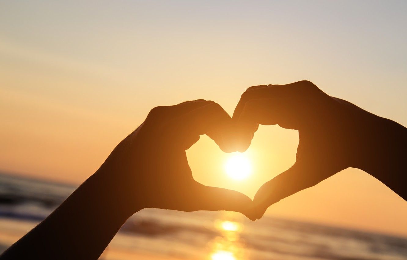 Mani a forma di cuore, tramonto, 1332x850 720p, Laptop