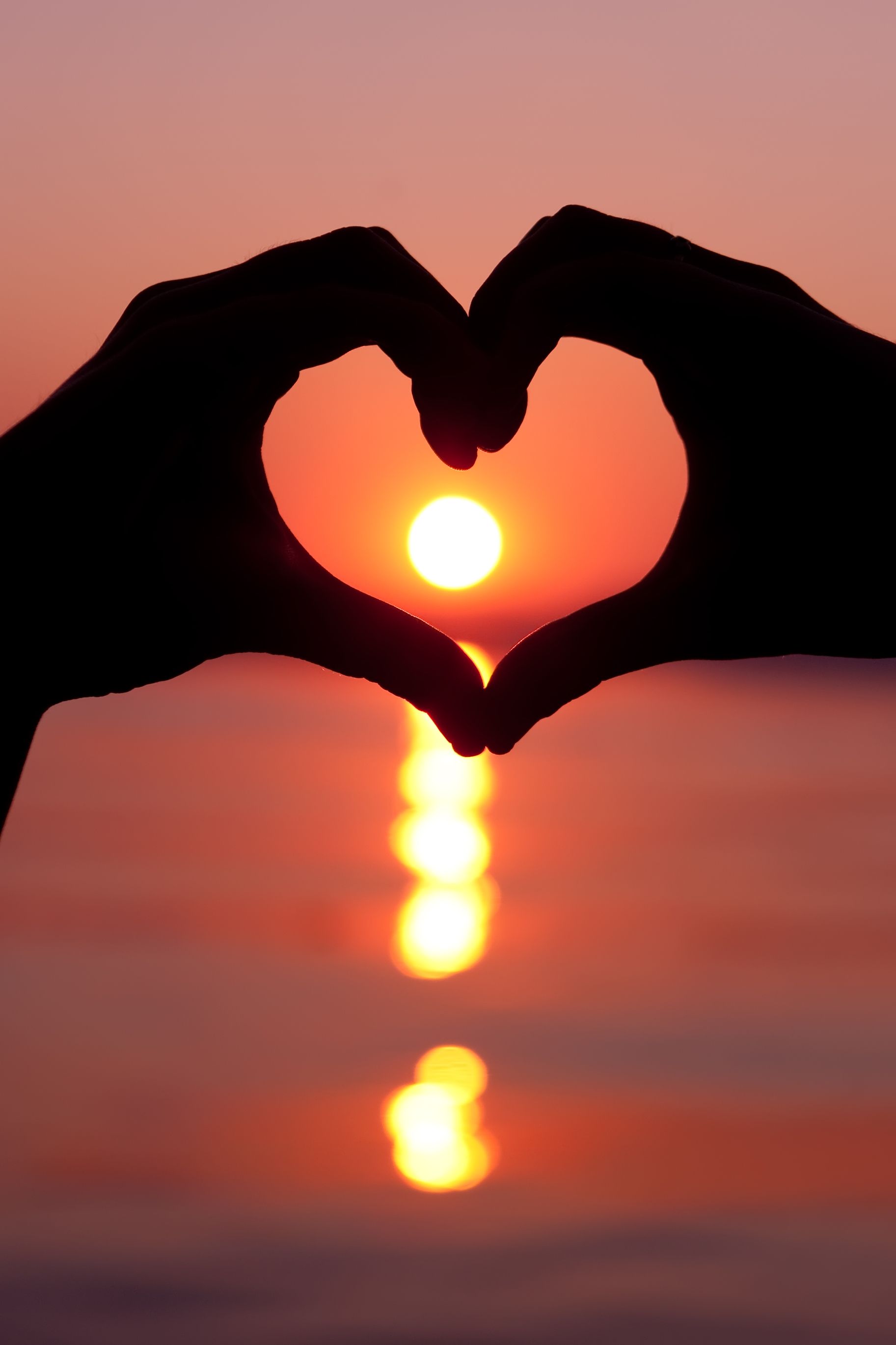 Mani a cuore al tramonto, 1825x2738 Verticale, POCO