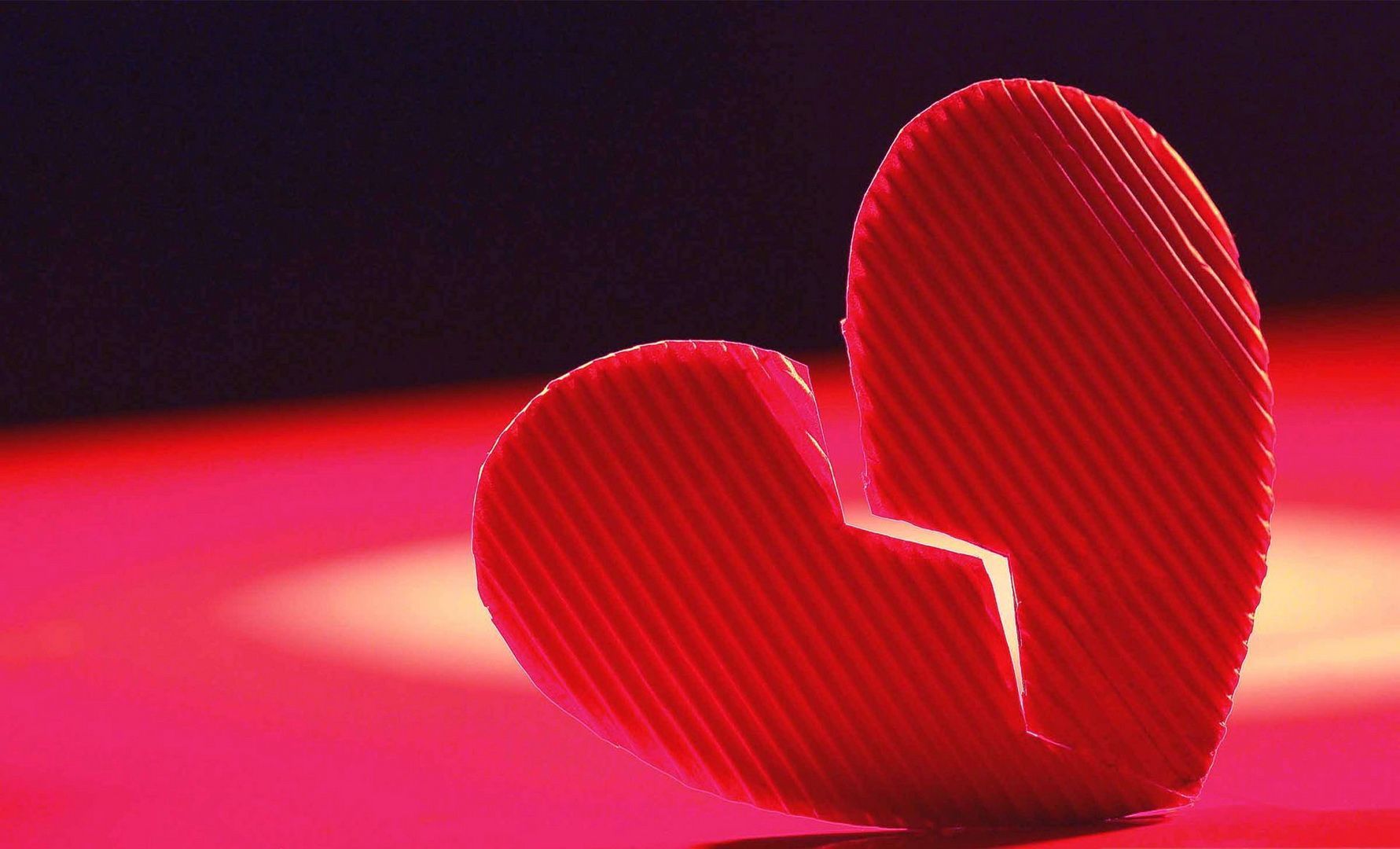 cuore rosso spezzato rosa, 1781x1080 HD, Desktop