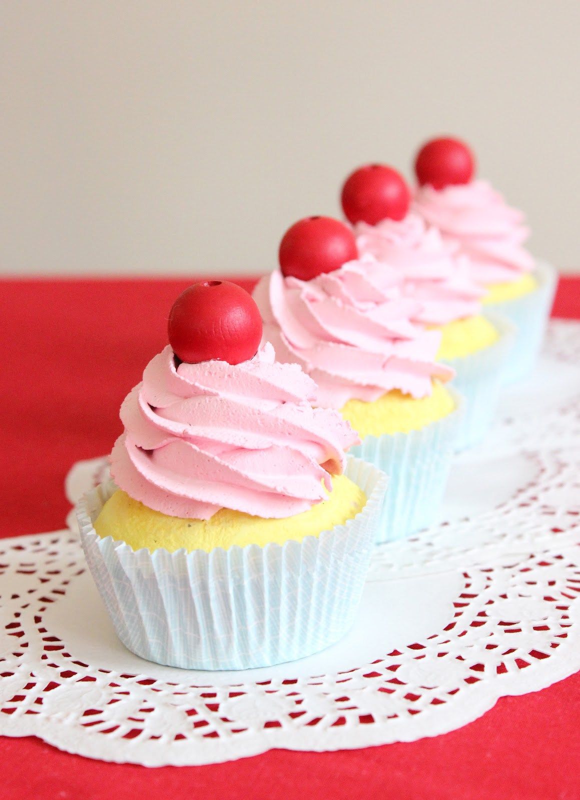 Cupcake rosa con ciliegia, 1159x1600 Full HD Verticale, Smartphone