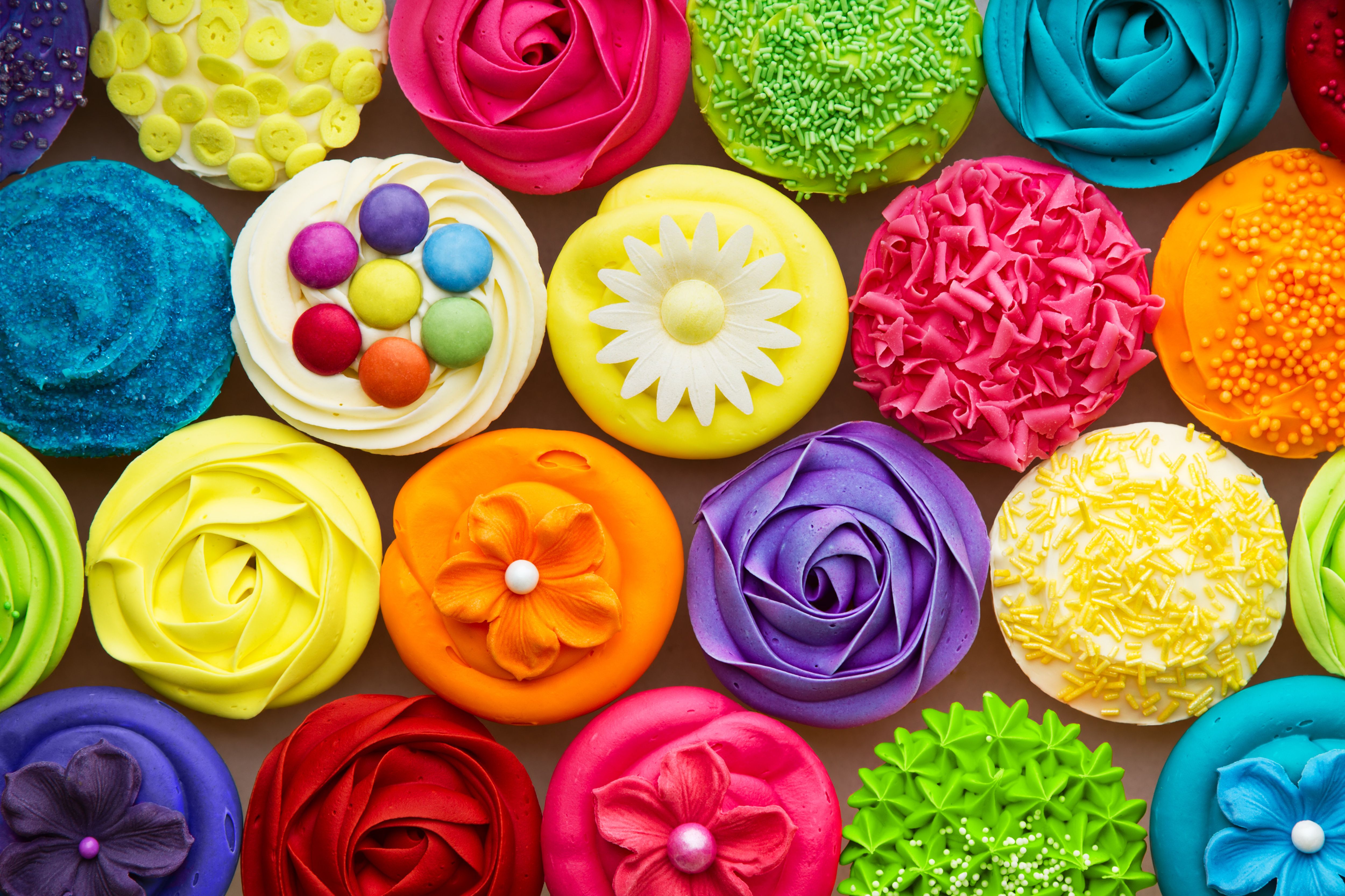 Cupcake colorati con glassa decorata, 5000x3334 UHD, Monitor 4K