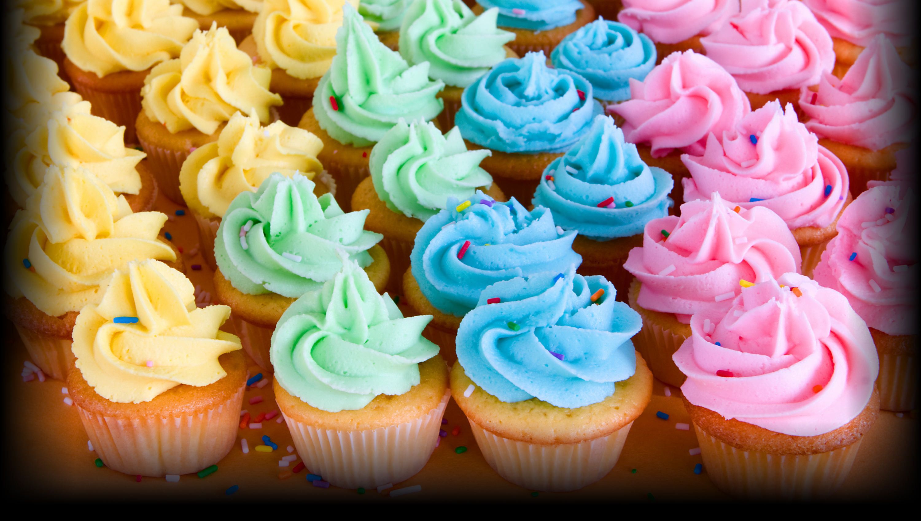 Cupcake colorati con glassa pastello, 3000x1700 2K, PC