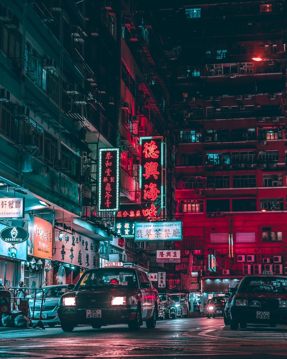 Città notturna neon rosso, 1000x1250 Verticale, Mobile