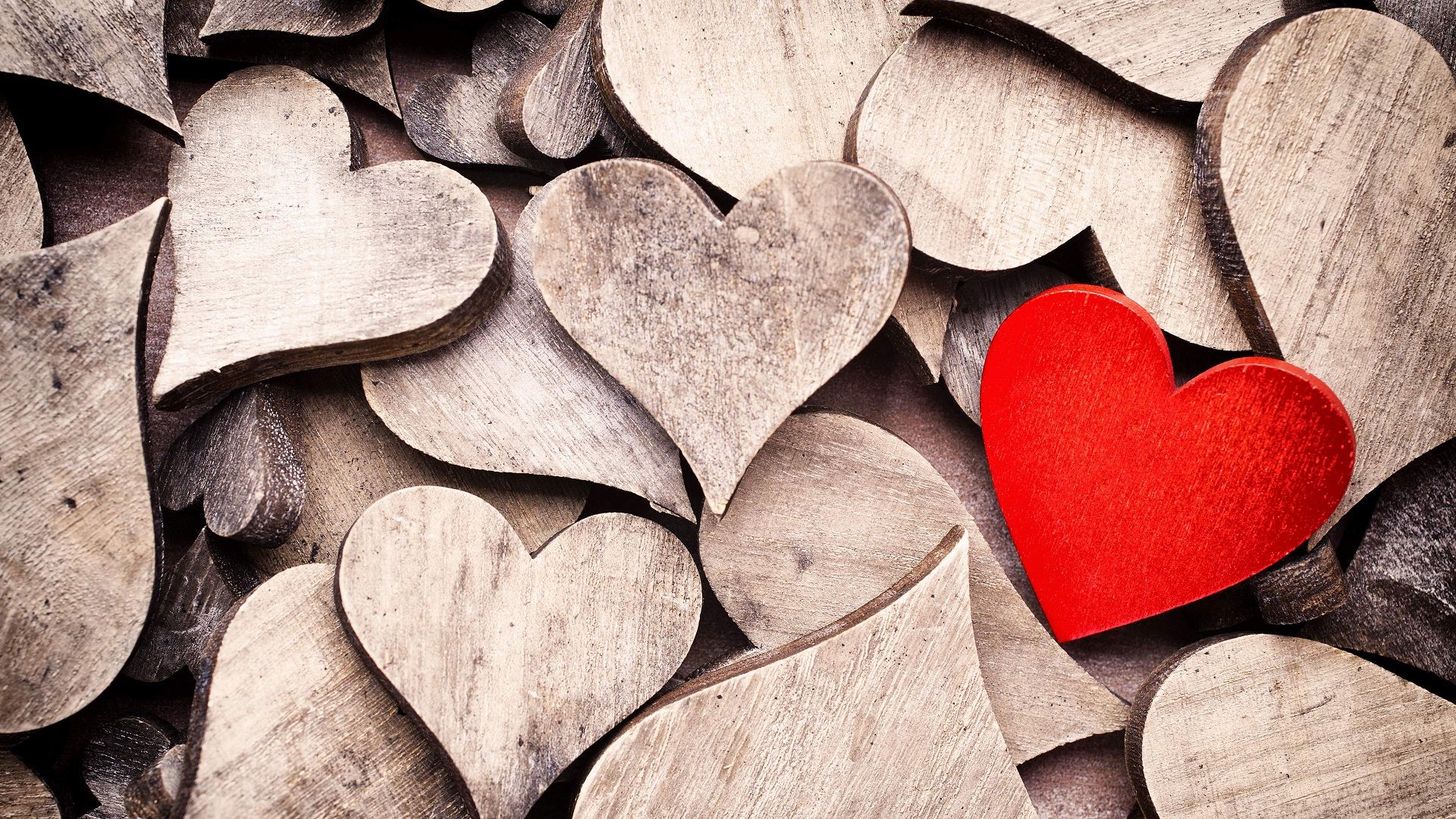 Cuori di legno e cuore rosso, 1920x1080 Full HD 1080p, Desktop