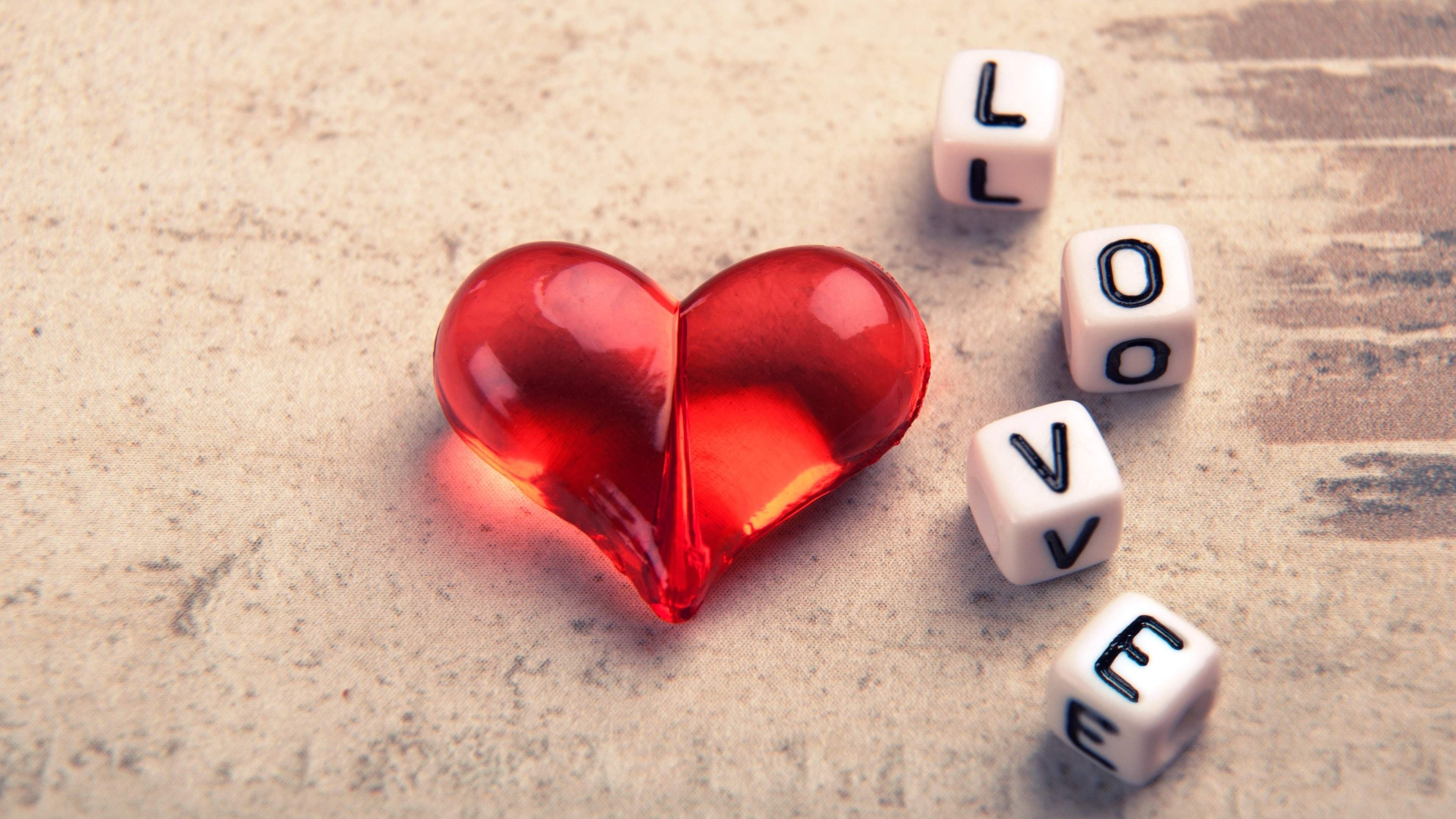Cuore rosso e dadi LOVE, 3840x2160 Ultra HD, PC
