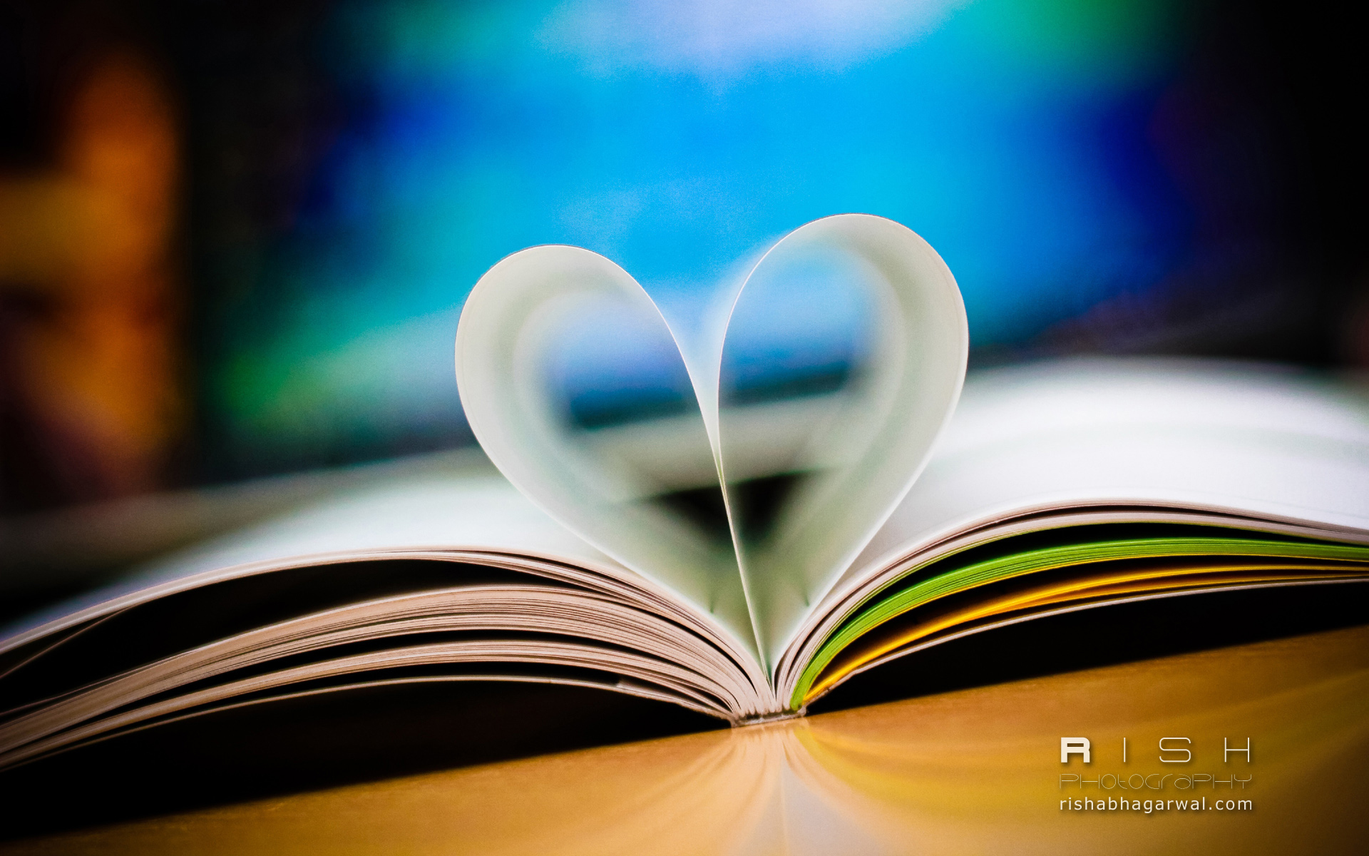Pagine di libro a cuore, 1920x1200 Full HD+, Desktop